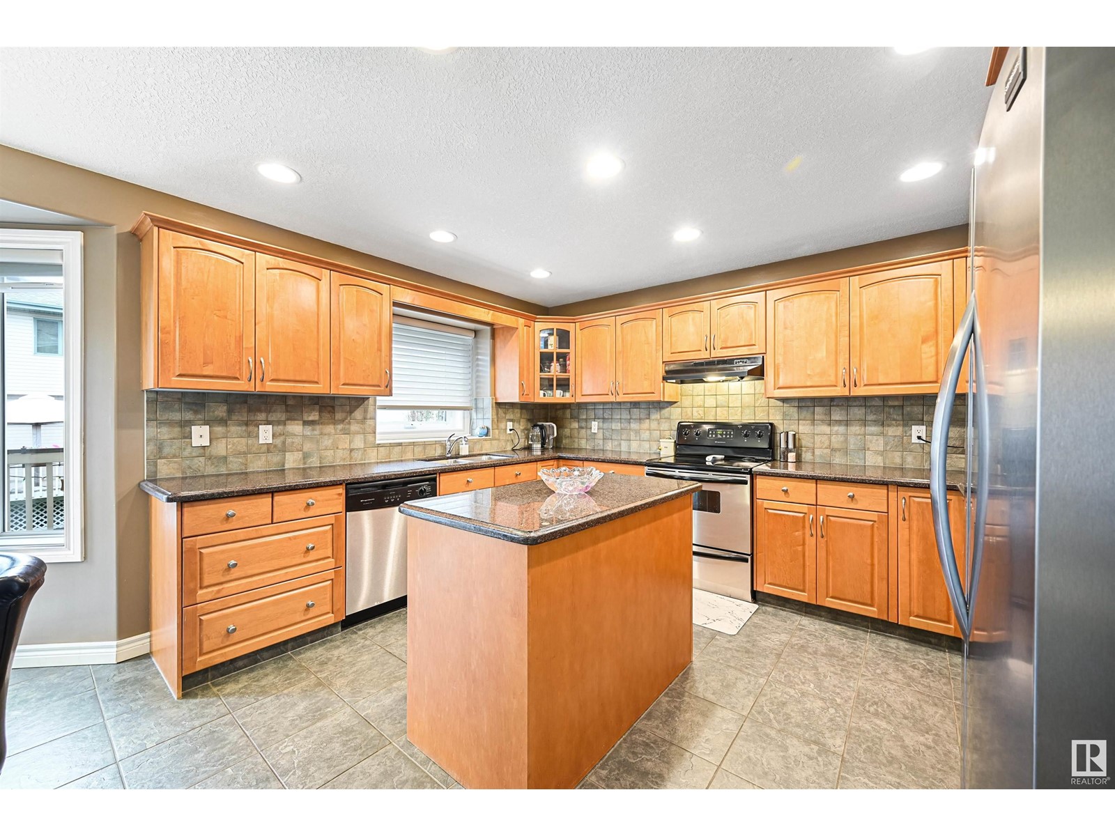 741 Haliburton Cr Nw, Edmonton, Alberta  T6R 2Z7 - Photo 11 - E4436568