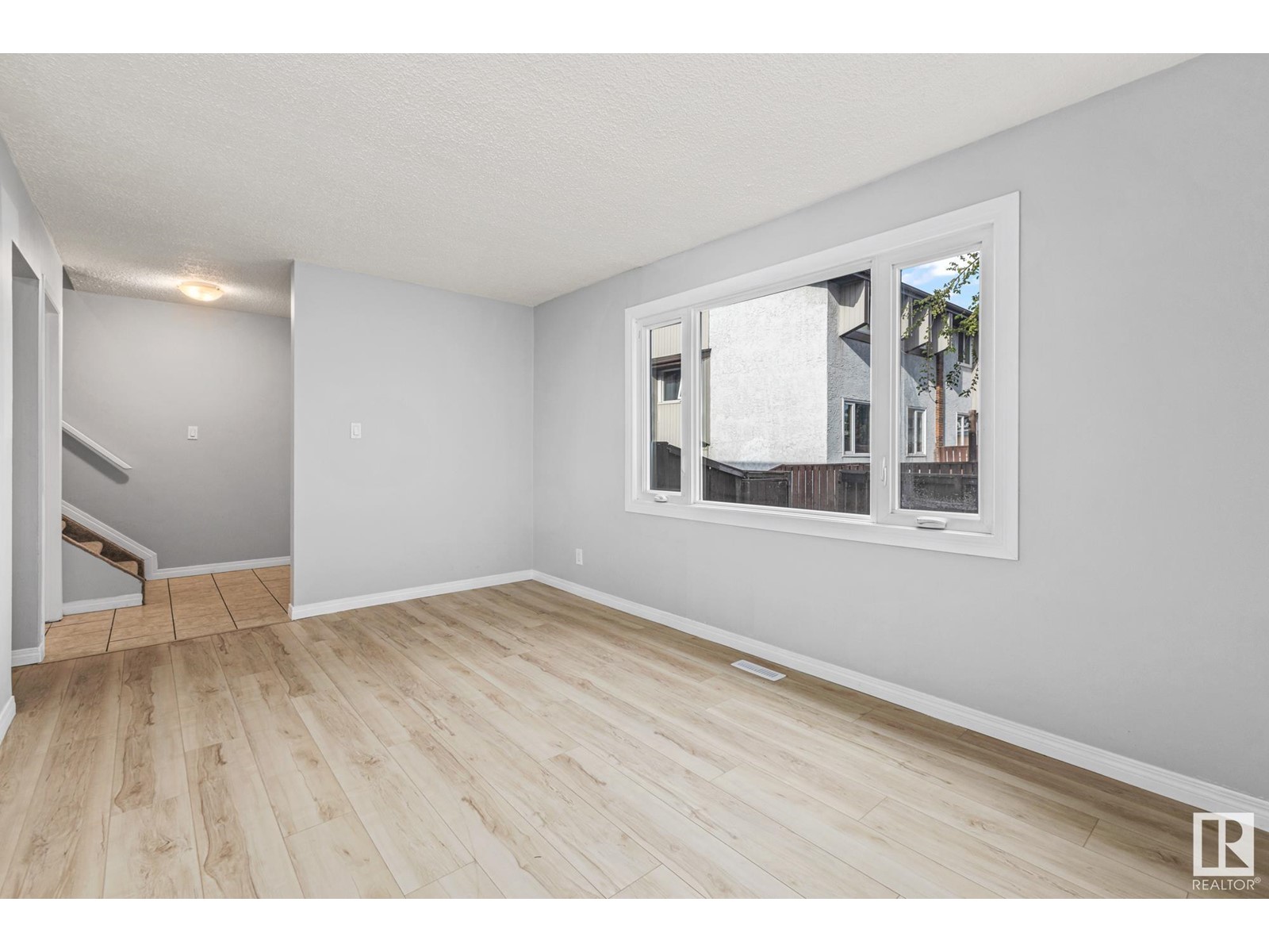 Property at #10 14320 80 ST NW image 3
