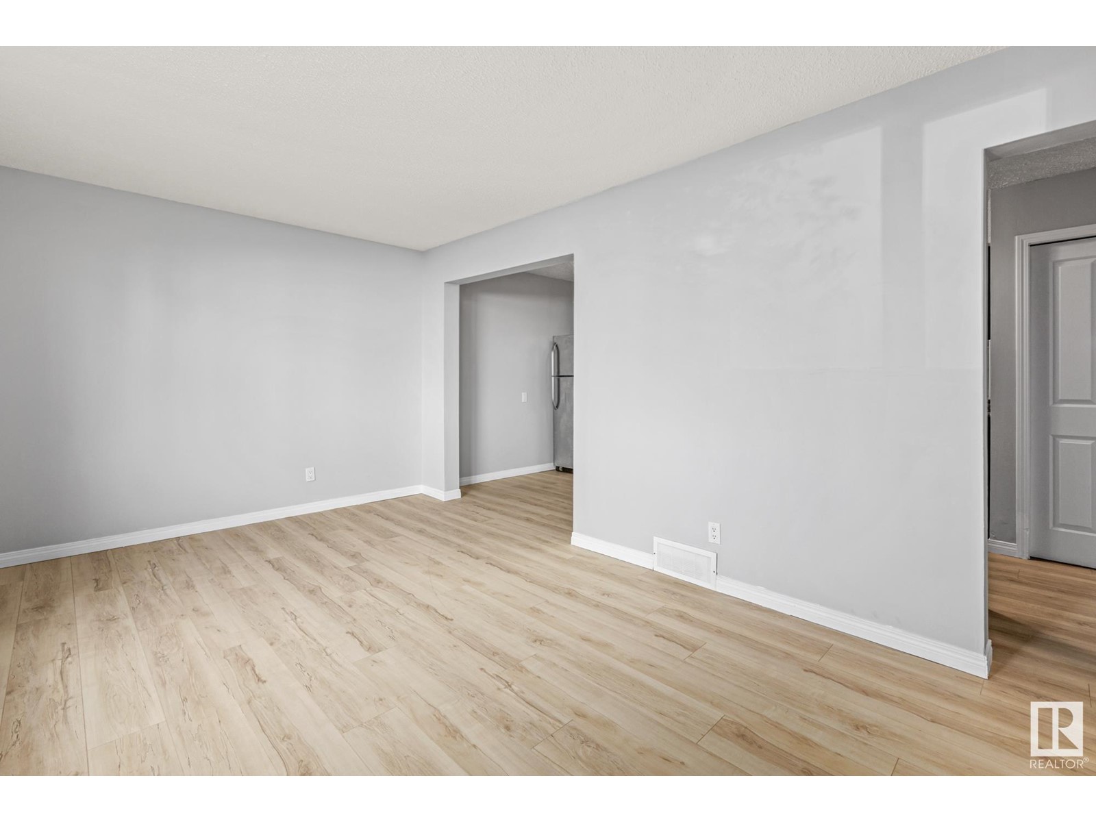 Property at #10 14320 80 ST NW image 5