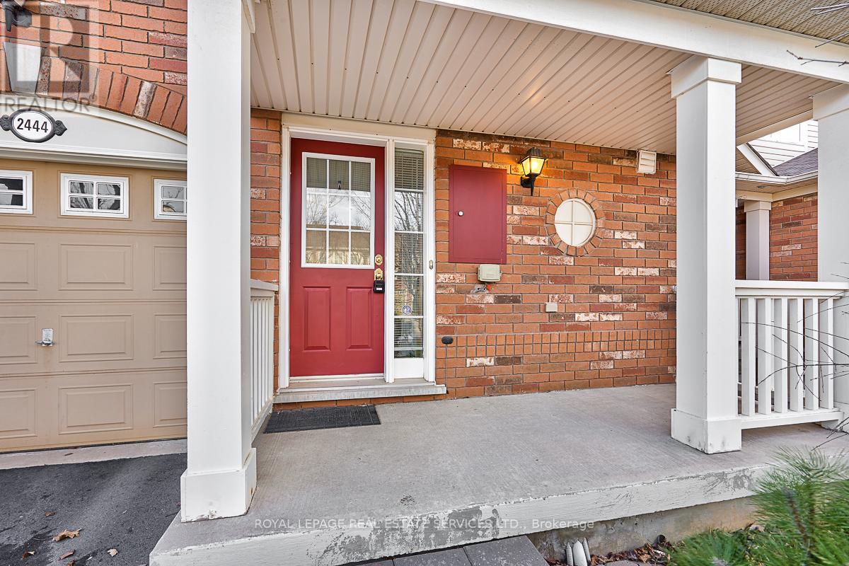 2444 Wooden Hill Circle, Oakville, Ontario  L6M 4E3 - Photo 2 - W12150320