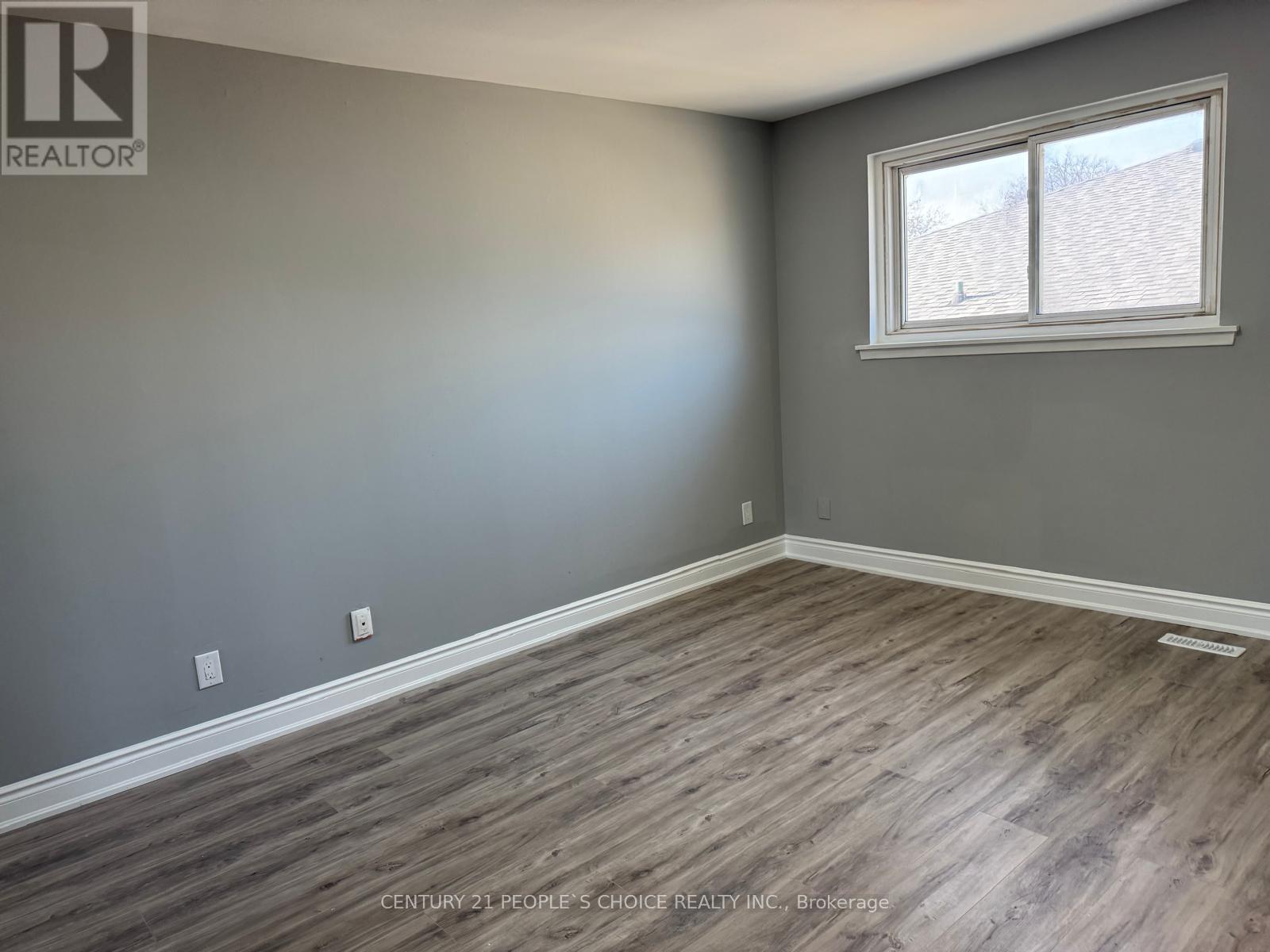 6862 Darcel Avenue, Mississauga (Malton), Ontario  L4T 2W5 - Photo 8 - W12150338