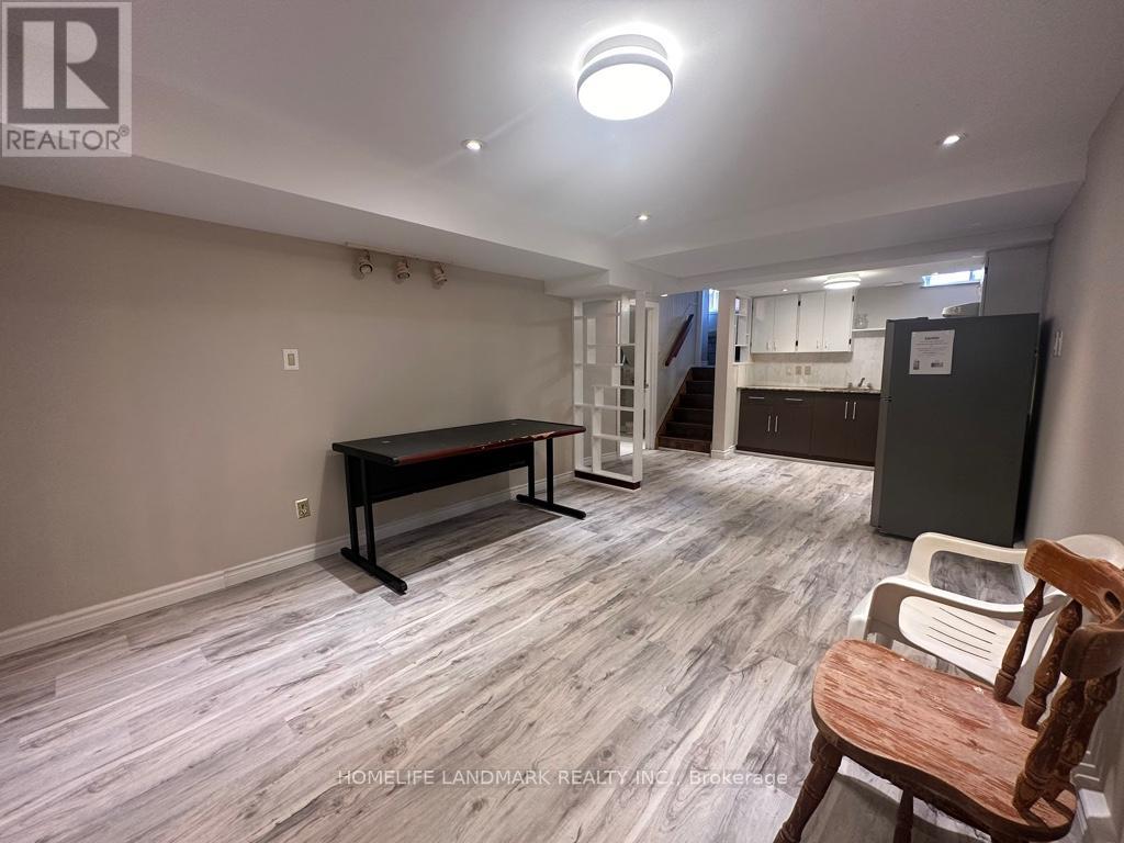 Lower Unit - 940 Hampstead Court, Mississauga, Ontario  L5C 3L1 - Photo 15 - W12150343