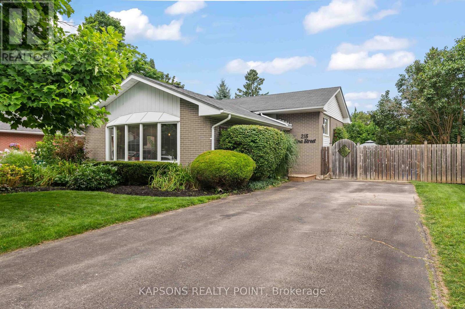 215 ZINA STREET, Orangeville, Ontario