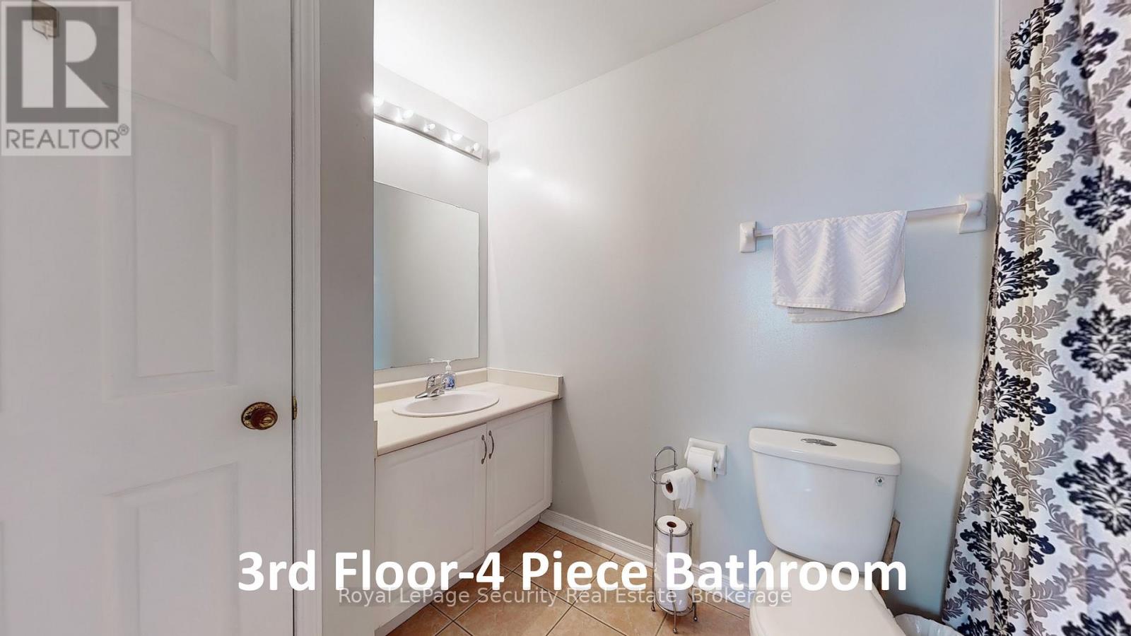 1017 Roselawn Avenue, Toronto, Ontario  M6B 4N1 - Photo 32 - W12150379