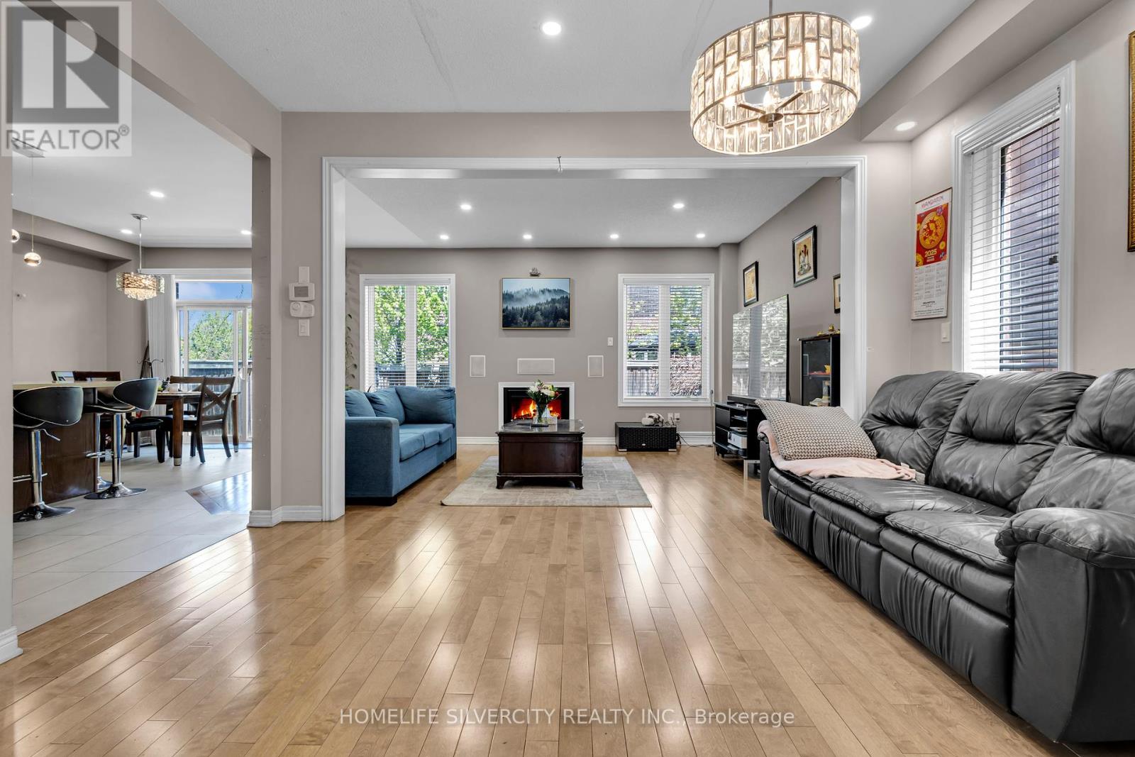 Property at 38 GEORGE ROBINSON DRIVE image 3