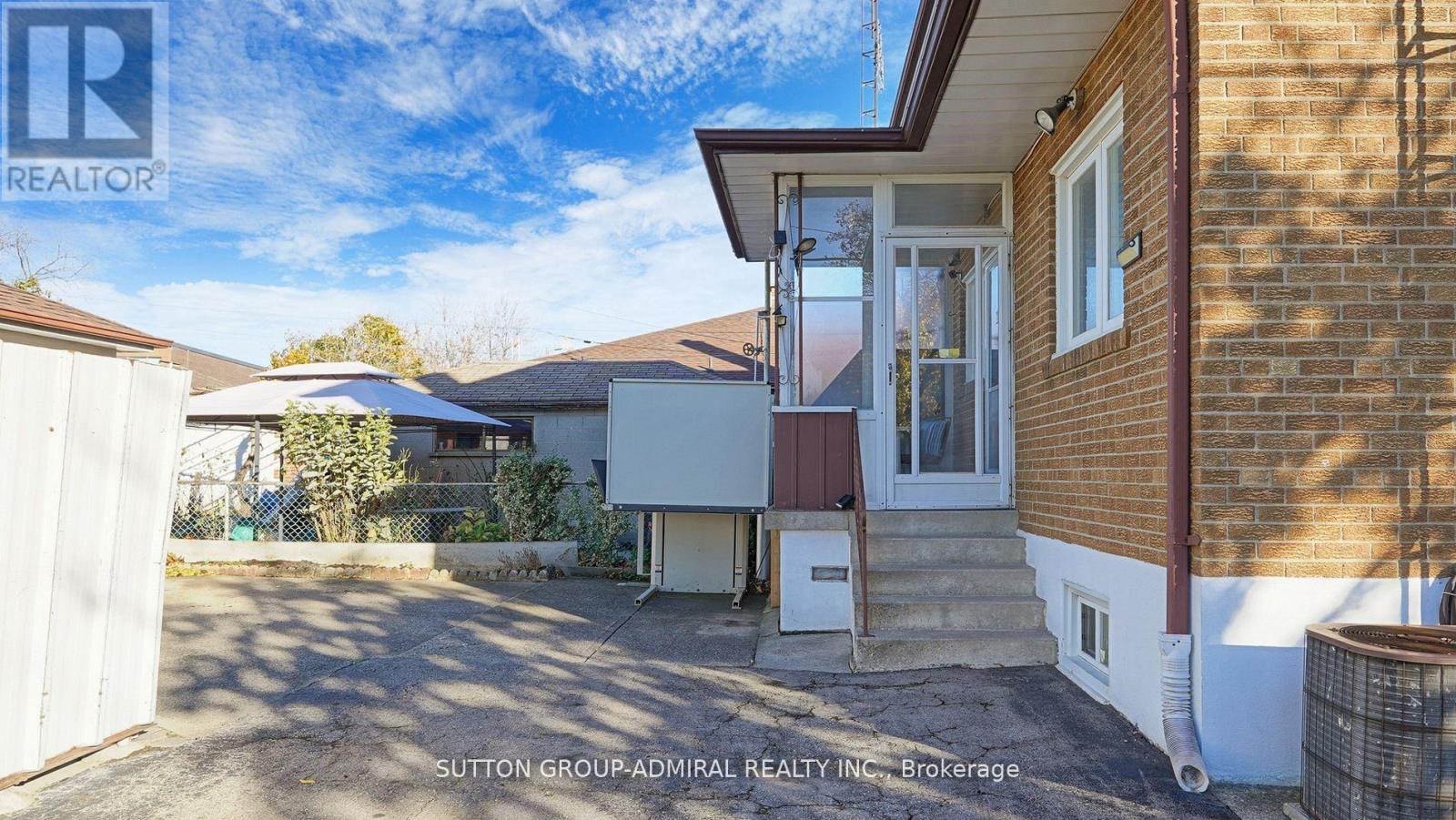 48 Dubray Avenue, Toronto (Downsview-Roding-Cfb), Ontario  M3K 1V5 - Photo 28 - W12150467