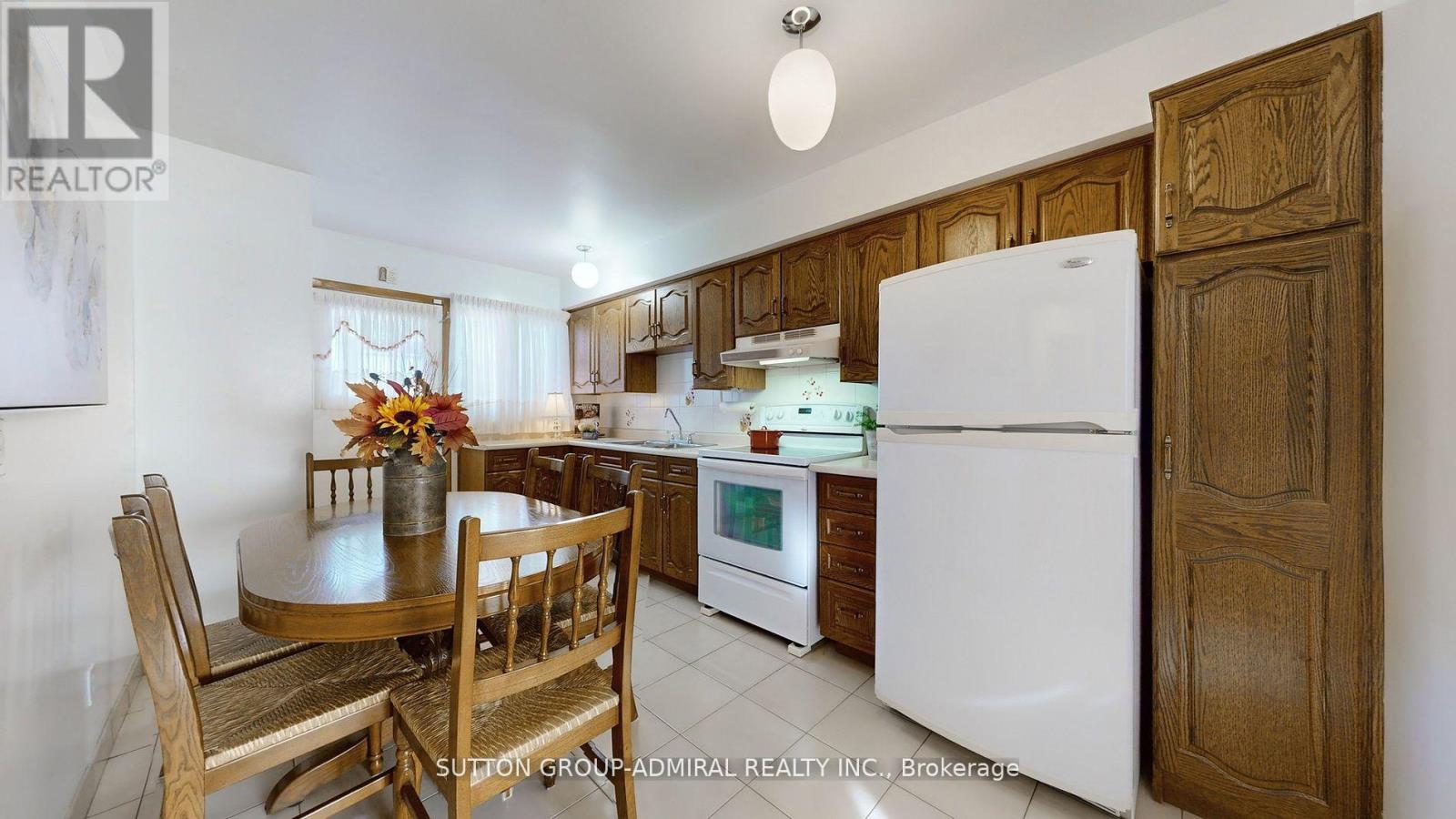 48 Dubray Avenue, Toronto (Downsview-Roding-Cfb), Ontario  M3K 1V5 - Photo 7 - W12150467