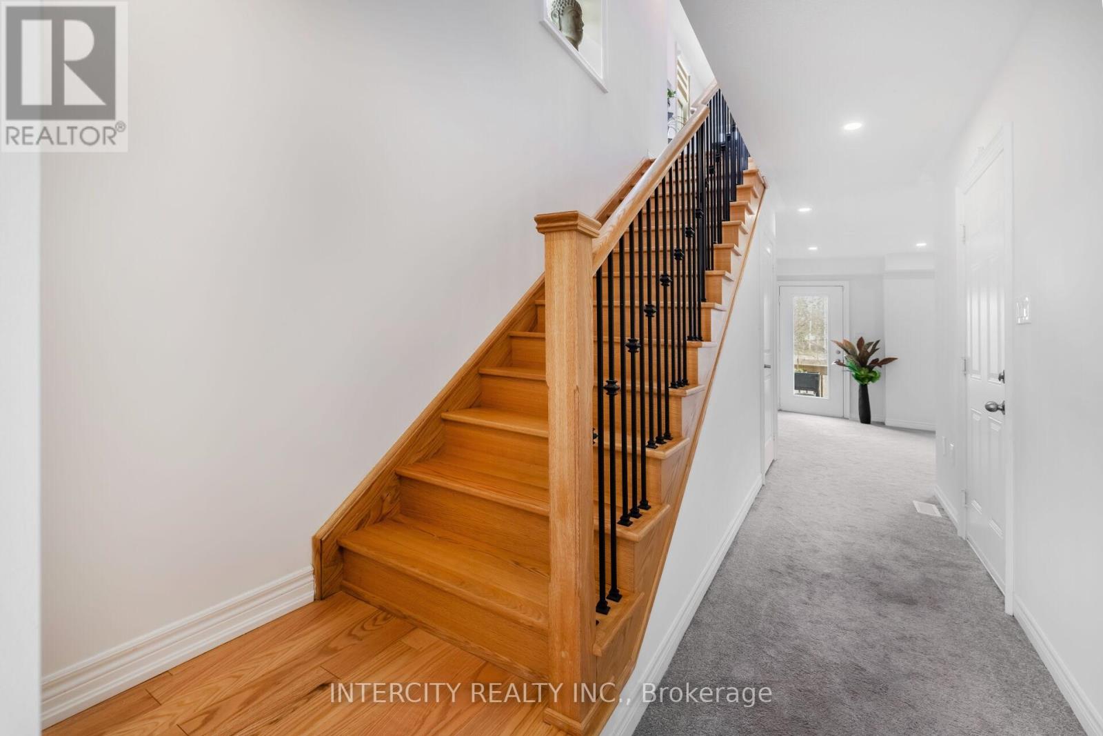 19 Queenpost Drive, Brampton (Credit Valley), Ontario  L6X 0B2 - Photo 13 - W12150471