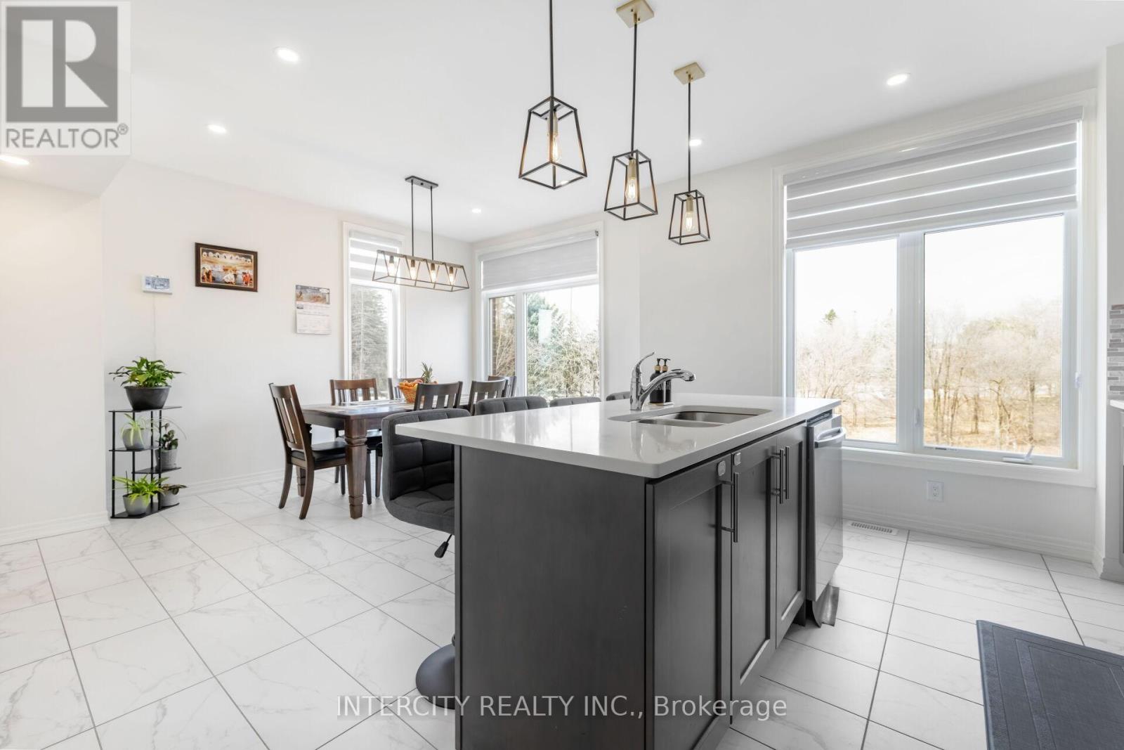 19 Queenpost Drive, Brampton (Credit Valley), Ontario  L6X 0B2 - Photo 19 - W12150471