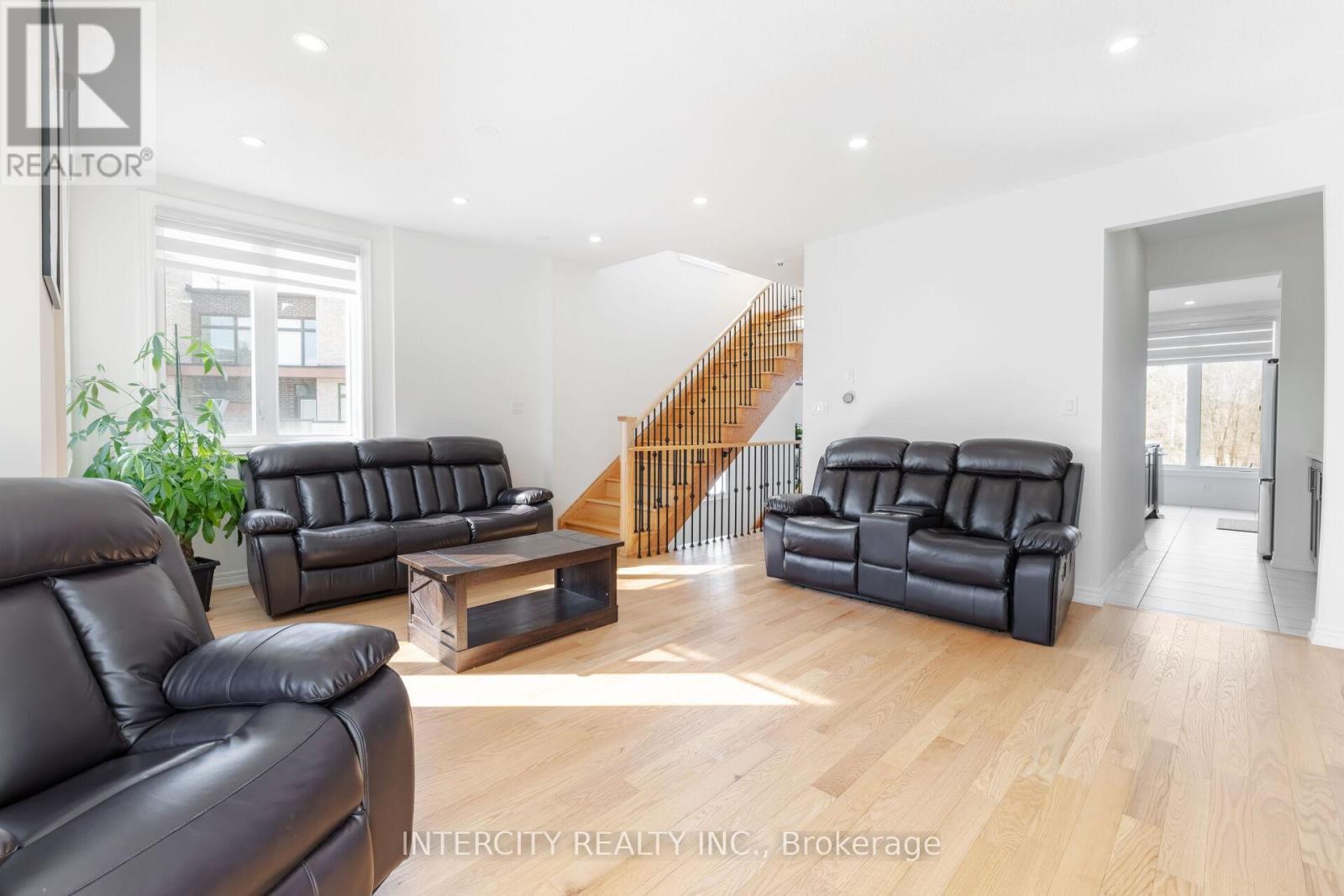 19 Queenpost Drive, Brampton (Credit Valley), Ontario  L6X 0B2 - Photo 25 - W12150471