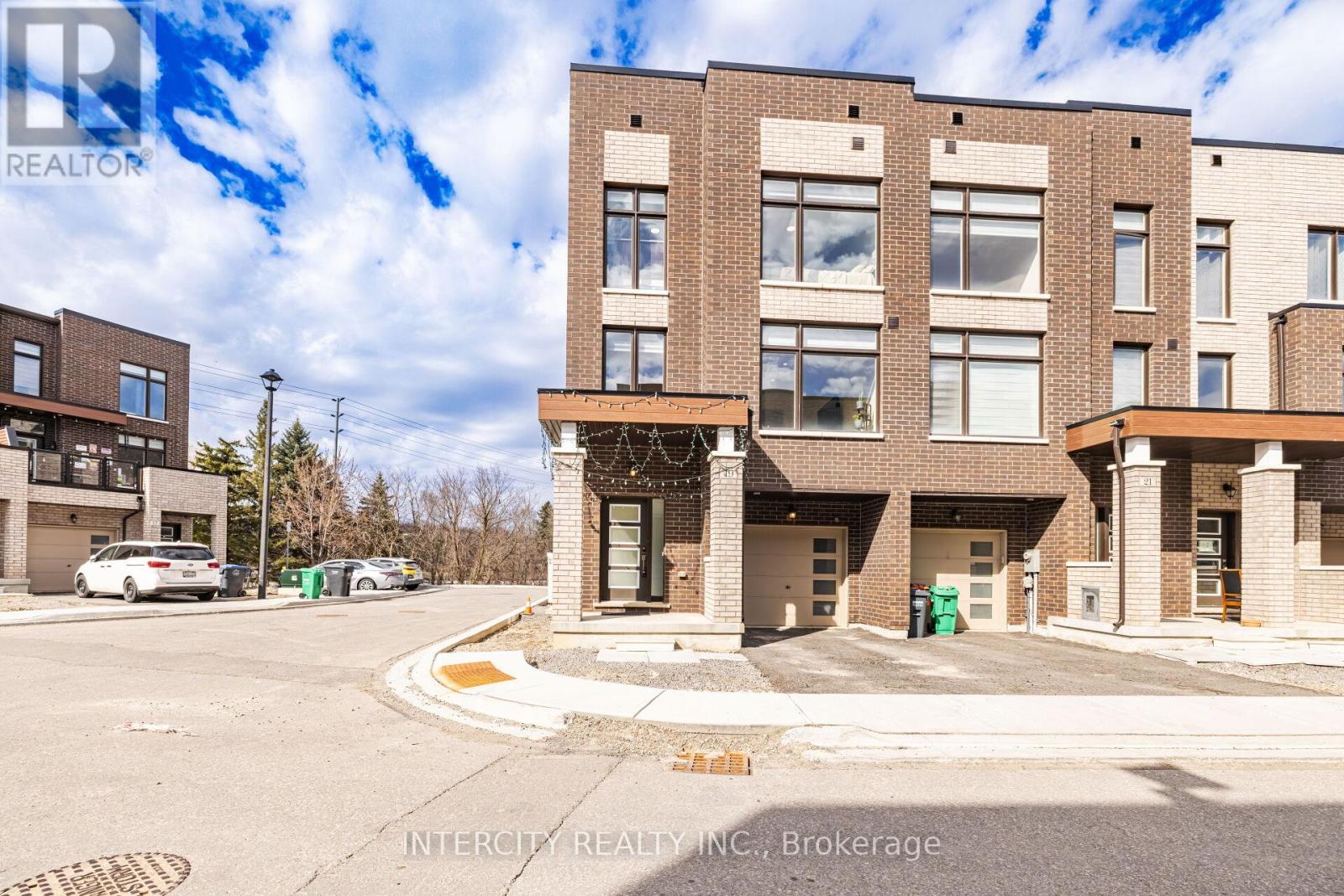 Property at 19 QUEENPOST DRIVE image 3