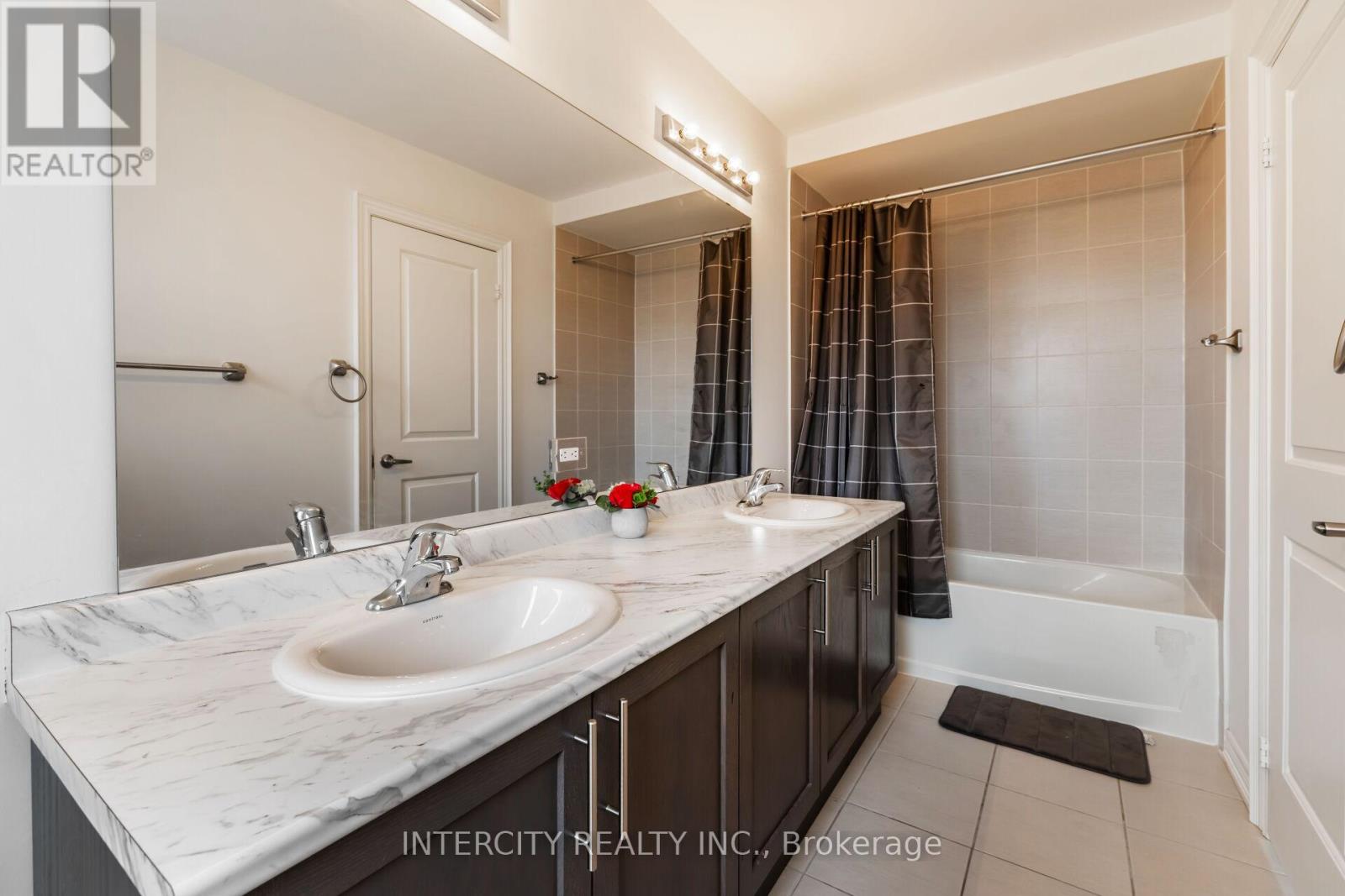 19 Queenpost Drive, Brampton (Credit Valley), Ontario  L6X 0B2 - Photo 34 - W12150471