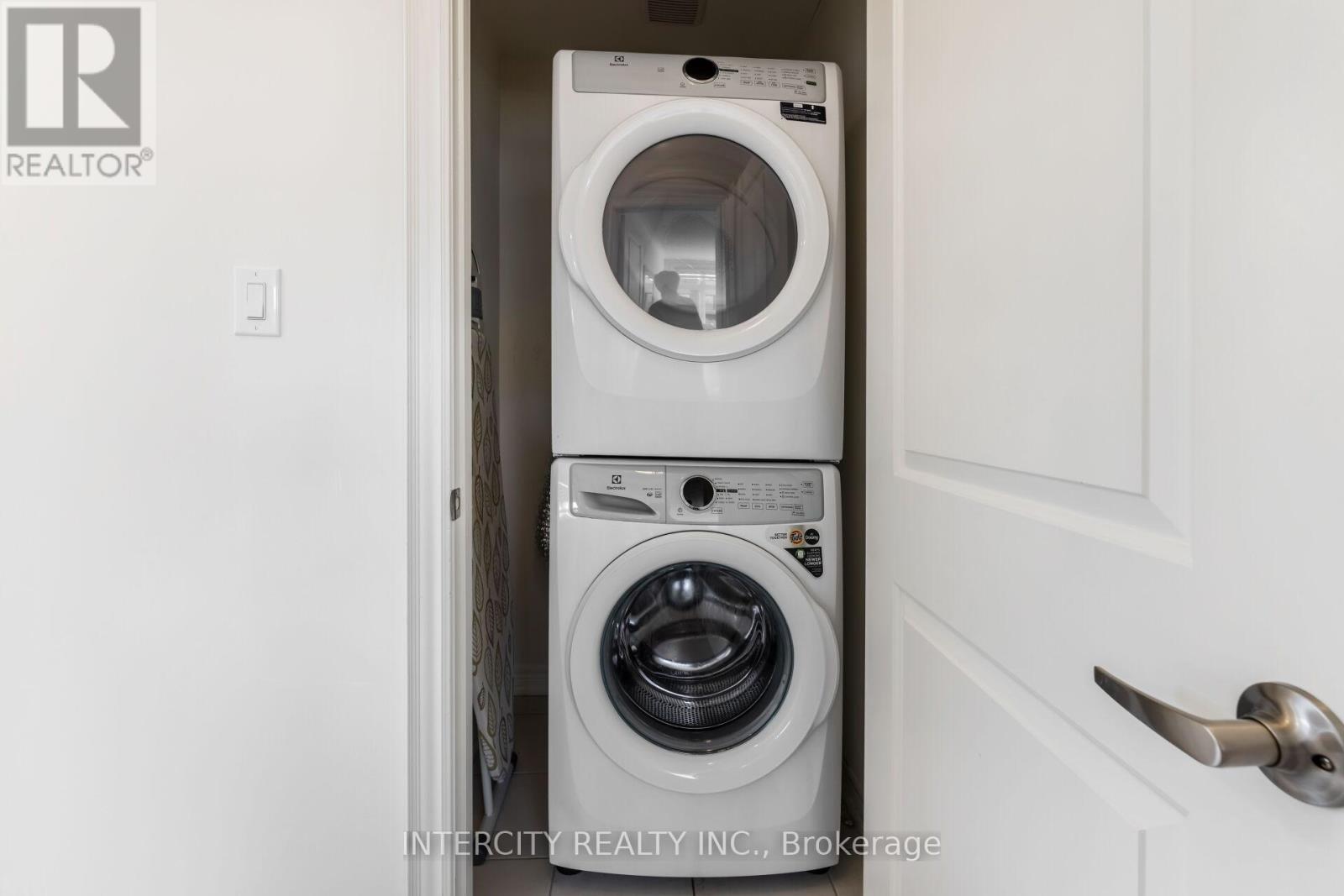 19 Queenpost Drive, Brampton (Credit Valley), Ontario  L6X 0B2 - Photo 46 - W12150471