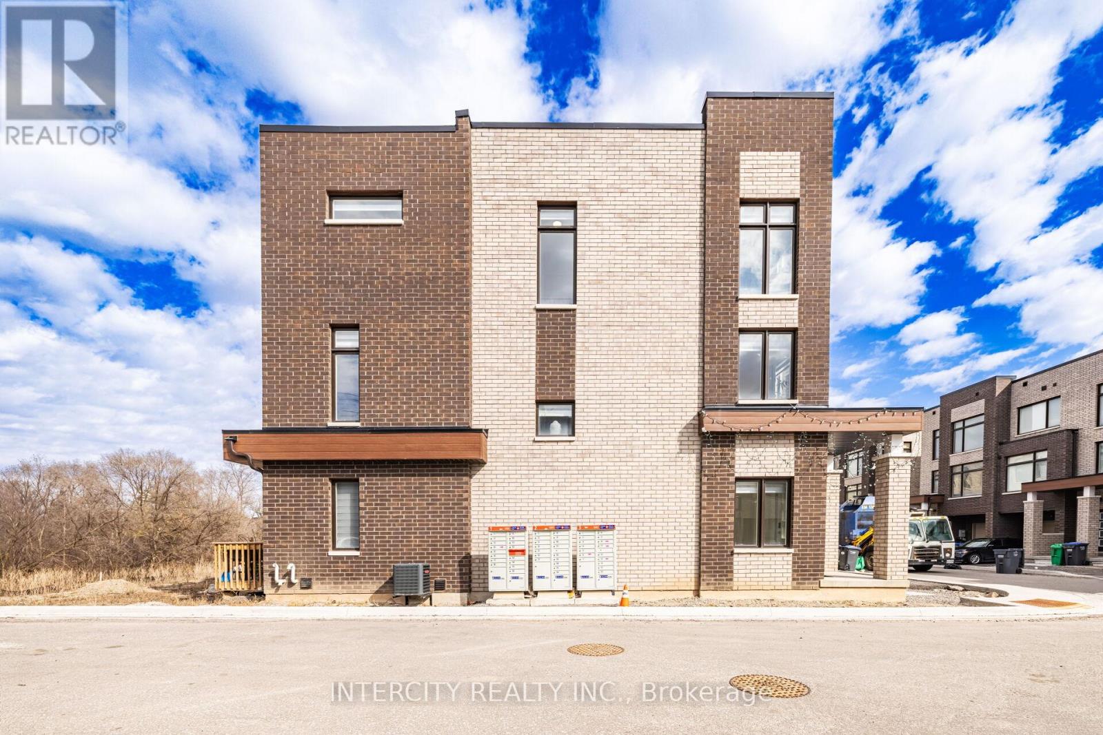 19 Queenpost Drive, Brampton (Credit Valley), Ontario  L6X 0B2 - Photo 49 - W12150471