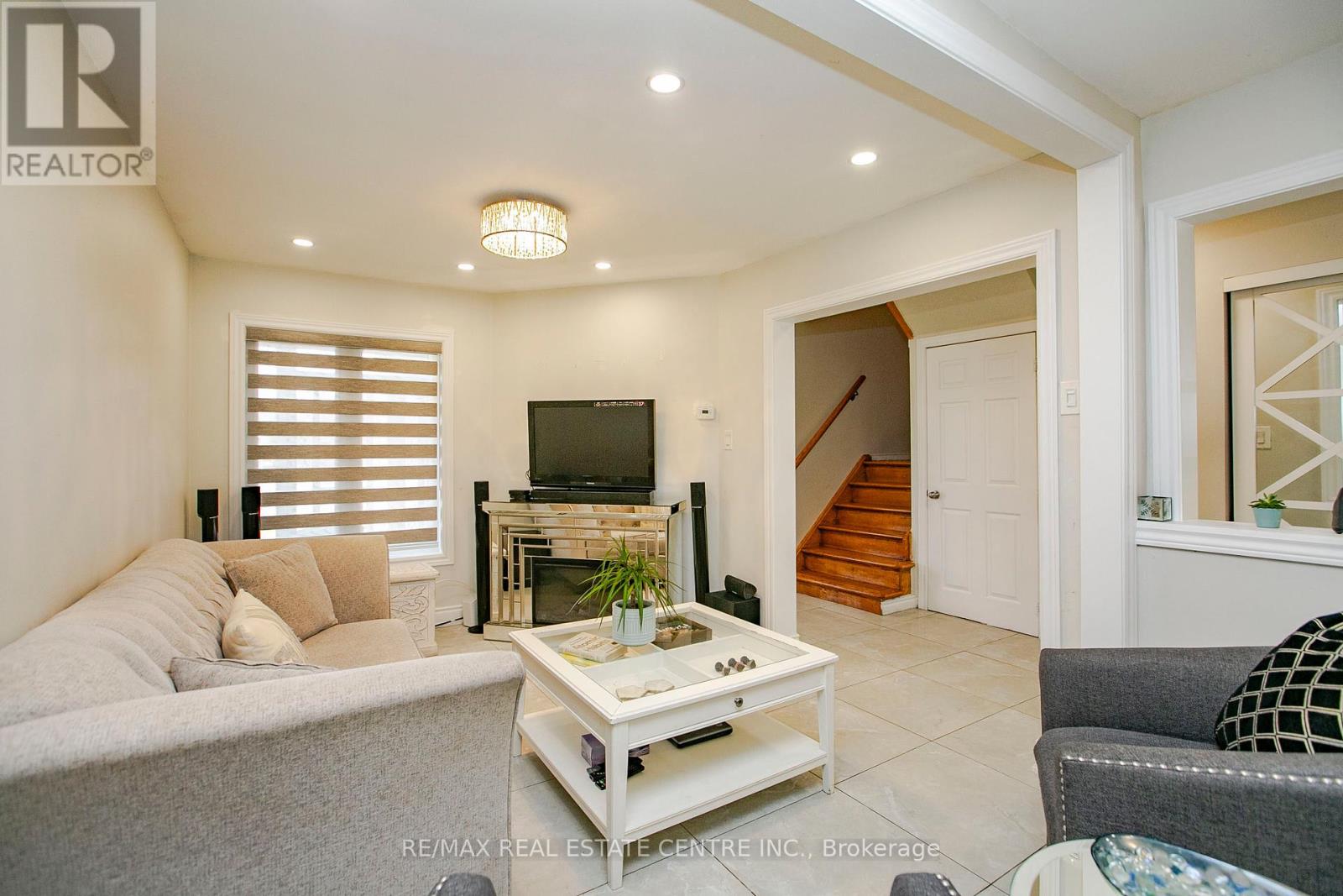 130 Meadowlark Drive, Brampton, Ontario  L6Y 4V6 - Photo 10 - W12150521