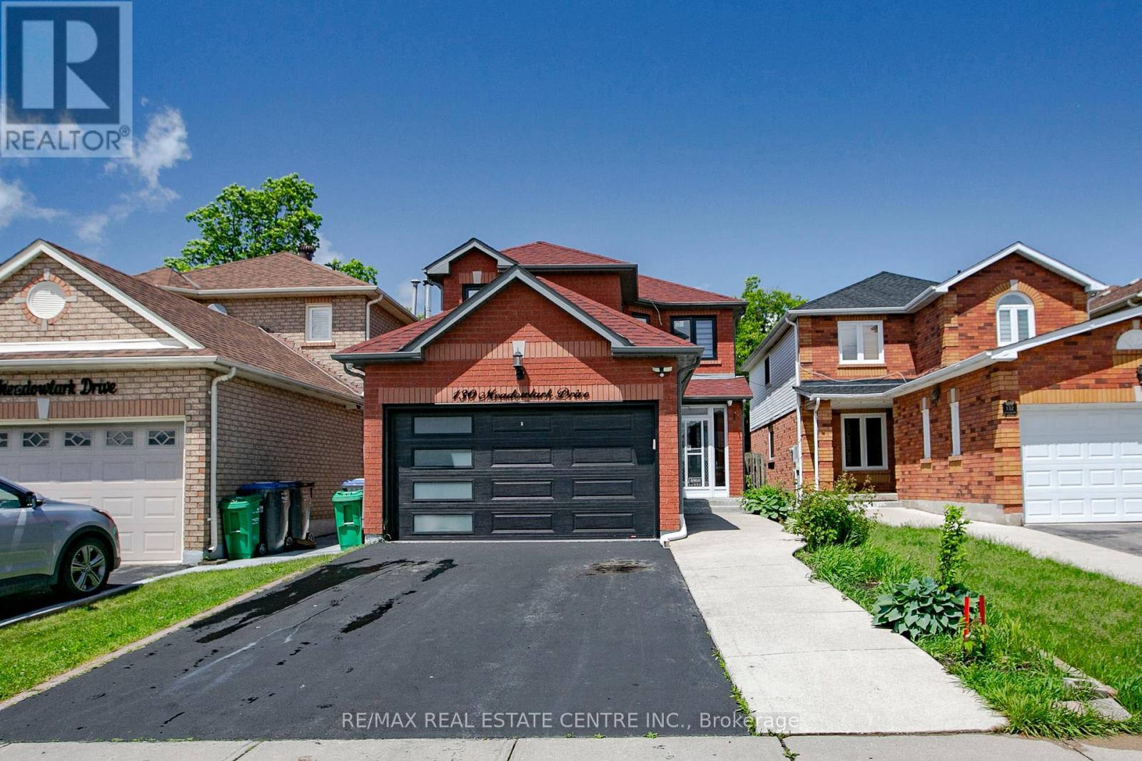 130 Meadowlark Drive, Brampton, Ontario  L6Y 4V6 - Photo 2 - W12150521