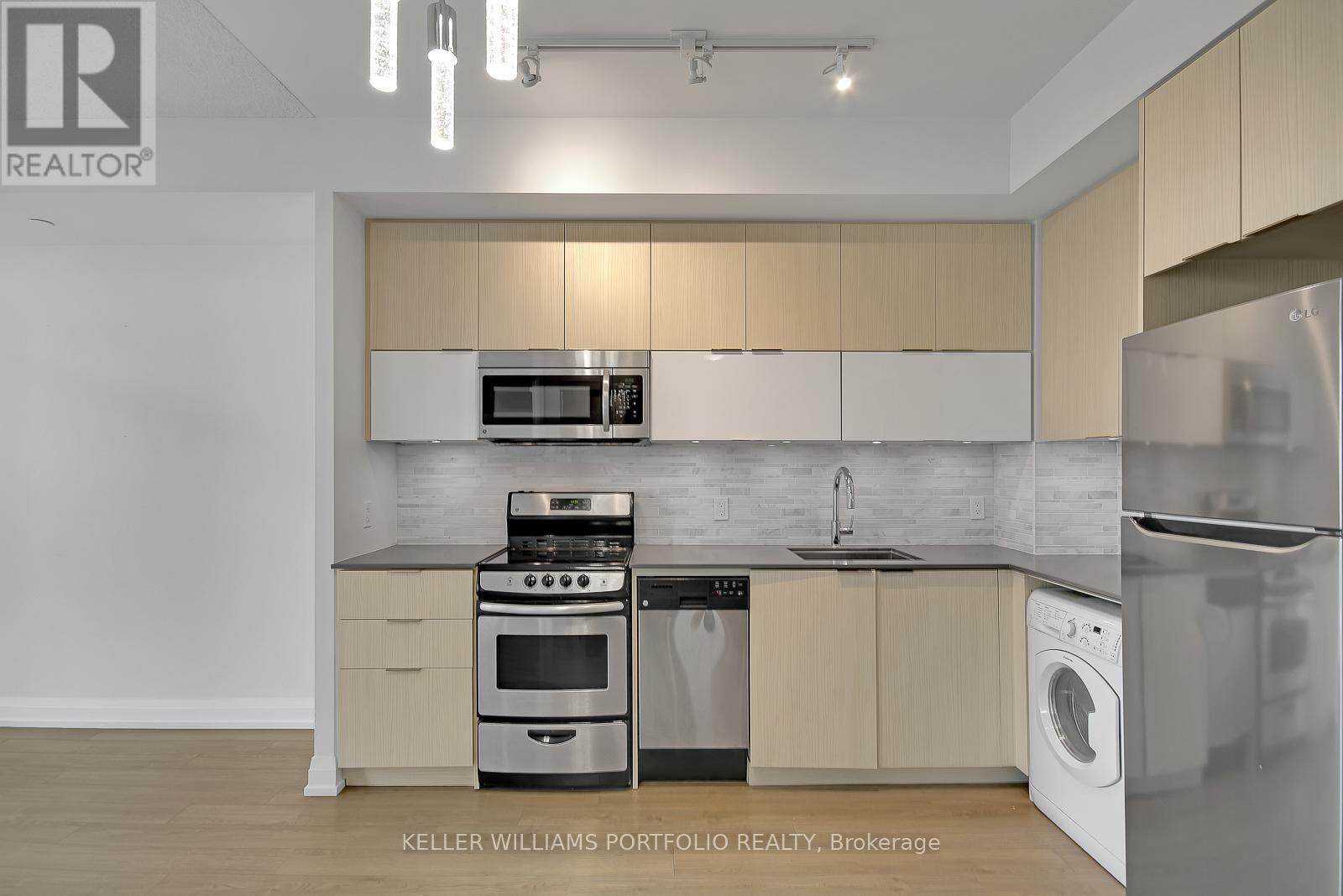 1206 - 56 Annie Craig Drive, Toronto, Ontario  M8V 0C5 - Photo 7 - W12150543
