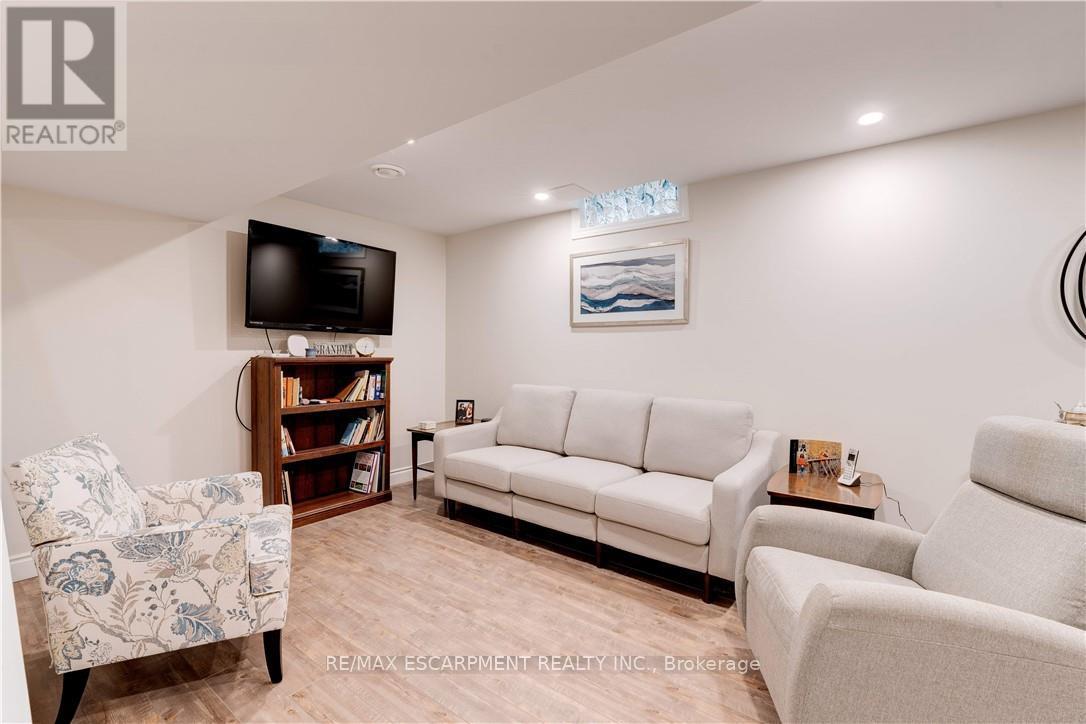 2143 Clipper Crescent, Burlington, Ontario  L7M 2P7 - Photo 30 - W12150559