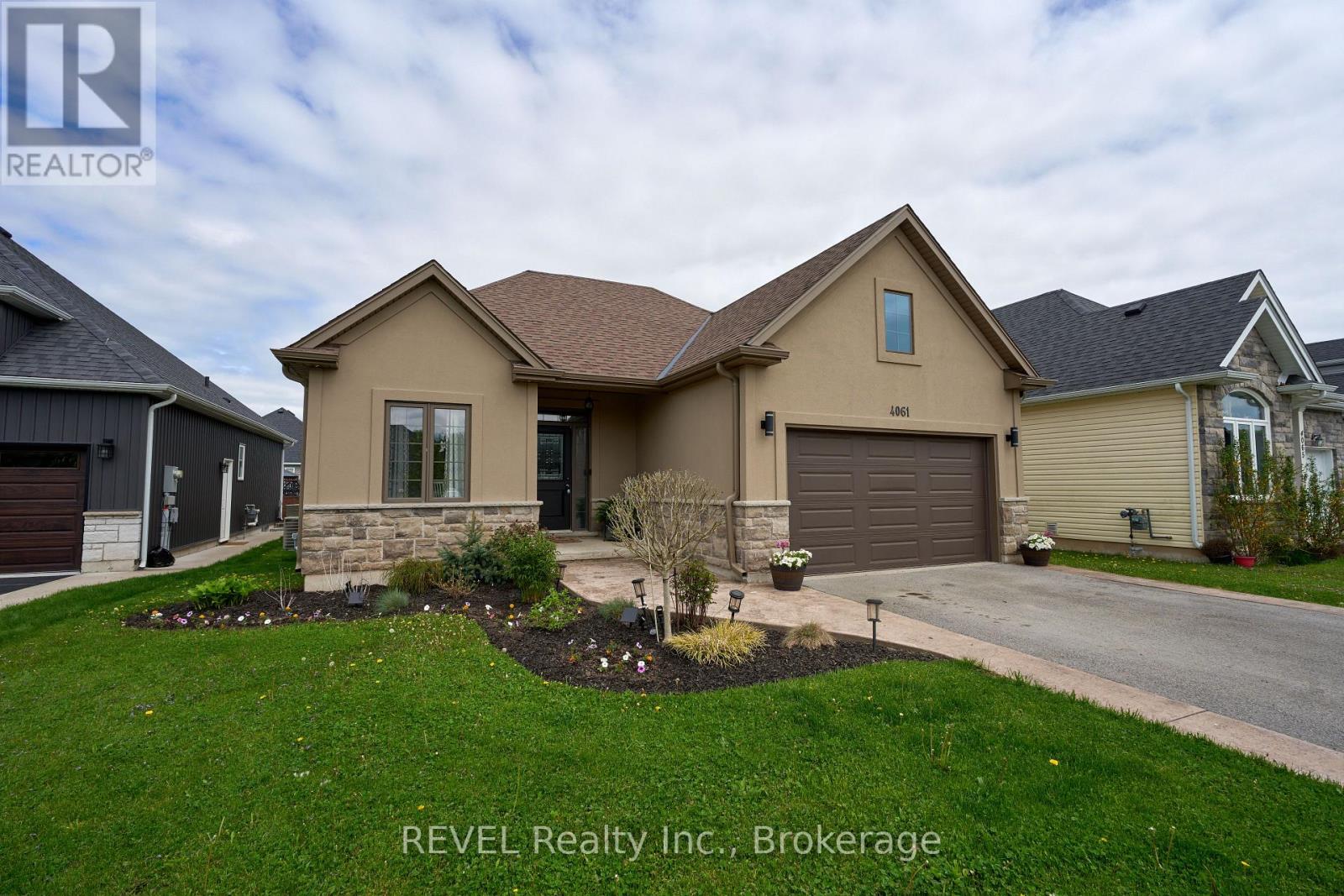 4061 Village Creek Drive, Fort Erie, Ontario  L0S 1S0 - Photo 1 - X12143515