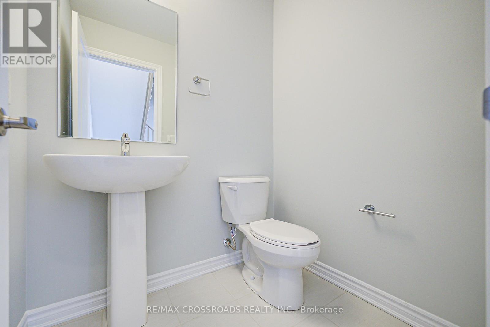 1210 Greentree Lane, Oshawa, Ontario  L1H 8L7 - Photo 8 - E12149038
