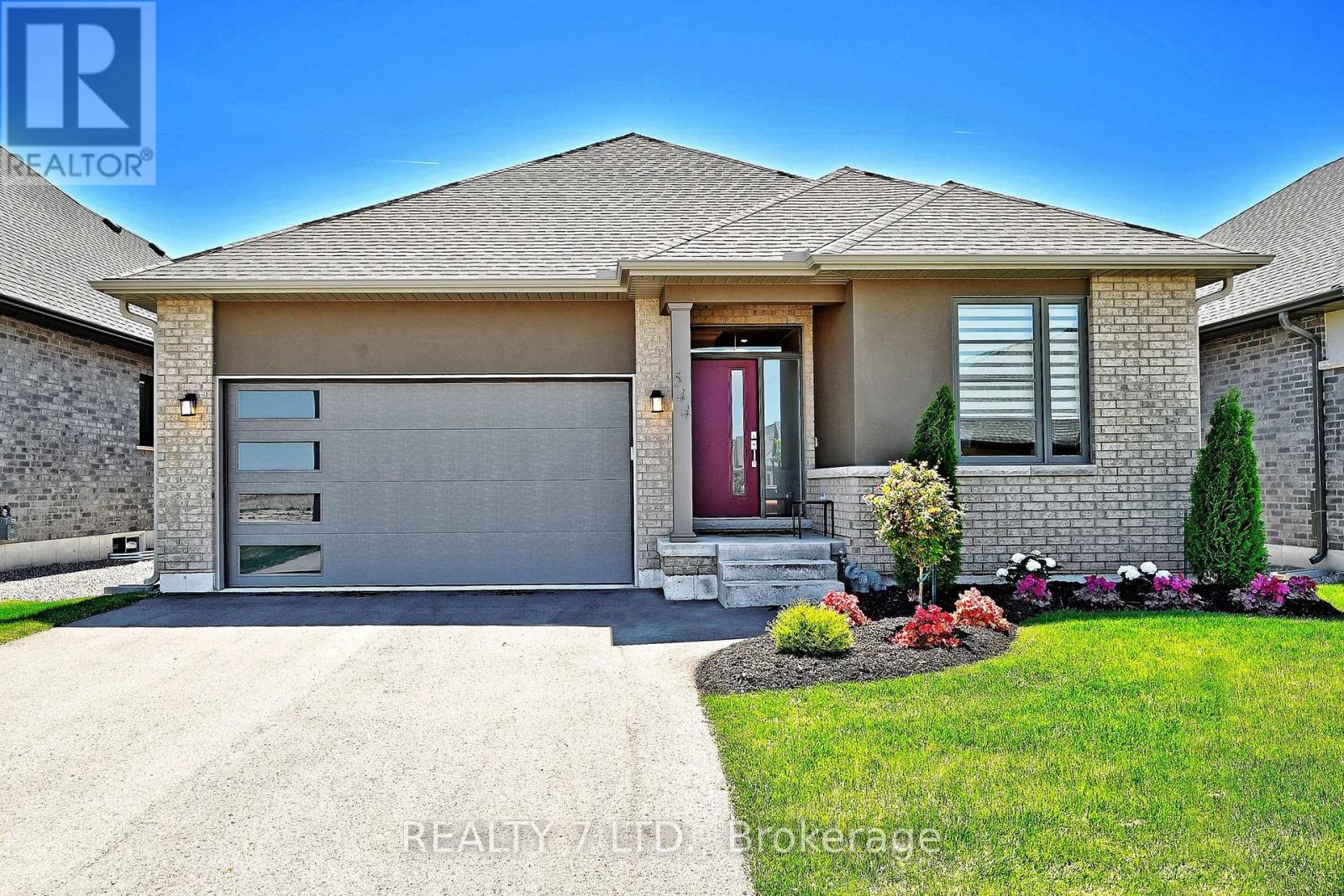 Property at 544 OLD COURSE TRAIL image 3