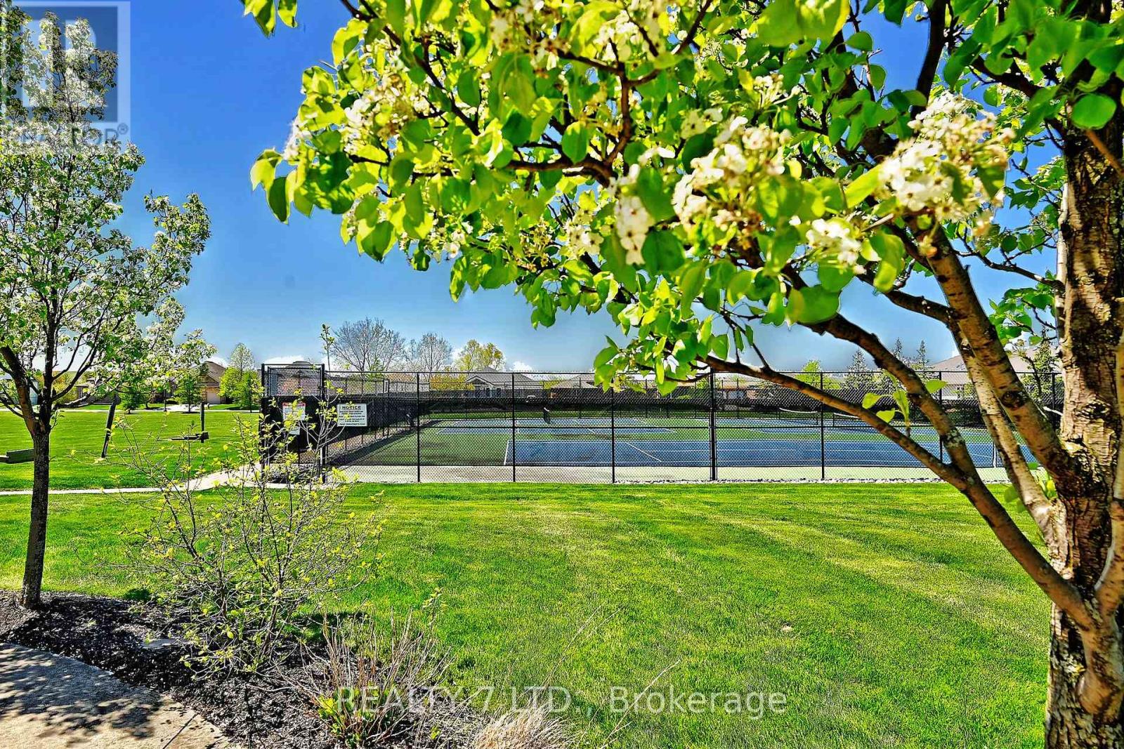 544 Old Course Trail, Welland, Ontario  L3B 0L8 - Photo 48 - X12150419