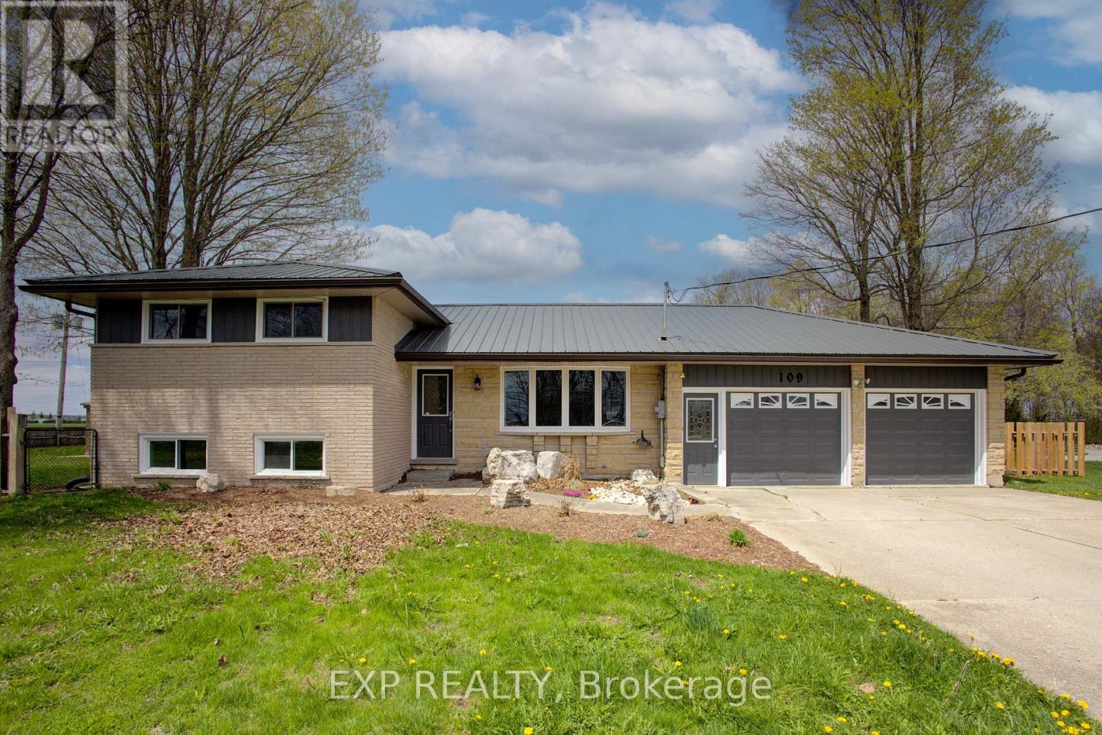 109 Mcgivern Street, Mapleton, Ontario  N0G 2K0 - Photo 3 - X12150445