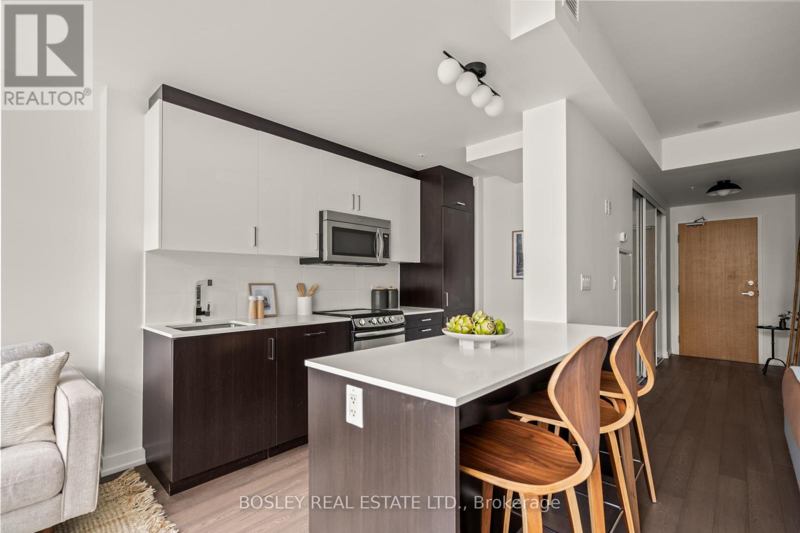 205 - 36 Howard Park Avenue, Toronto, Ontario  M6R 0A5 - Photo 8 - W12133049
