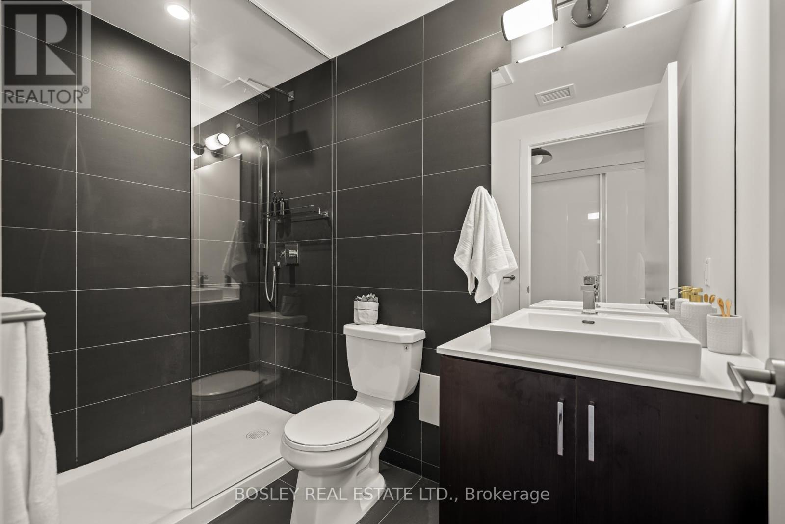 205 - 36 Howard Park Avenue, Toronto, Ontario  M6R 0A5 - Photo 16 - W12133049