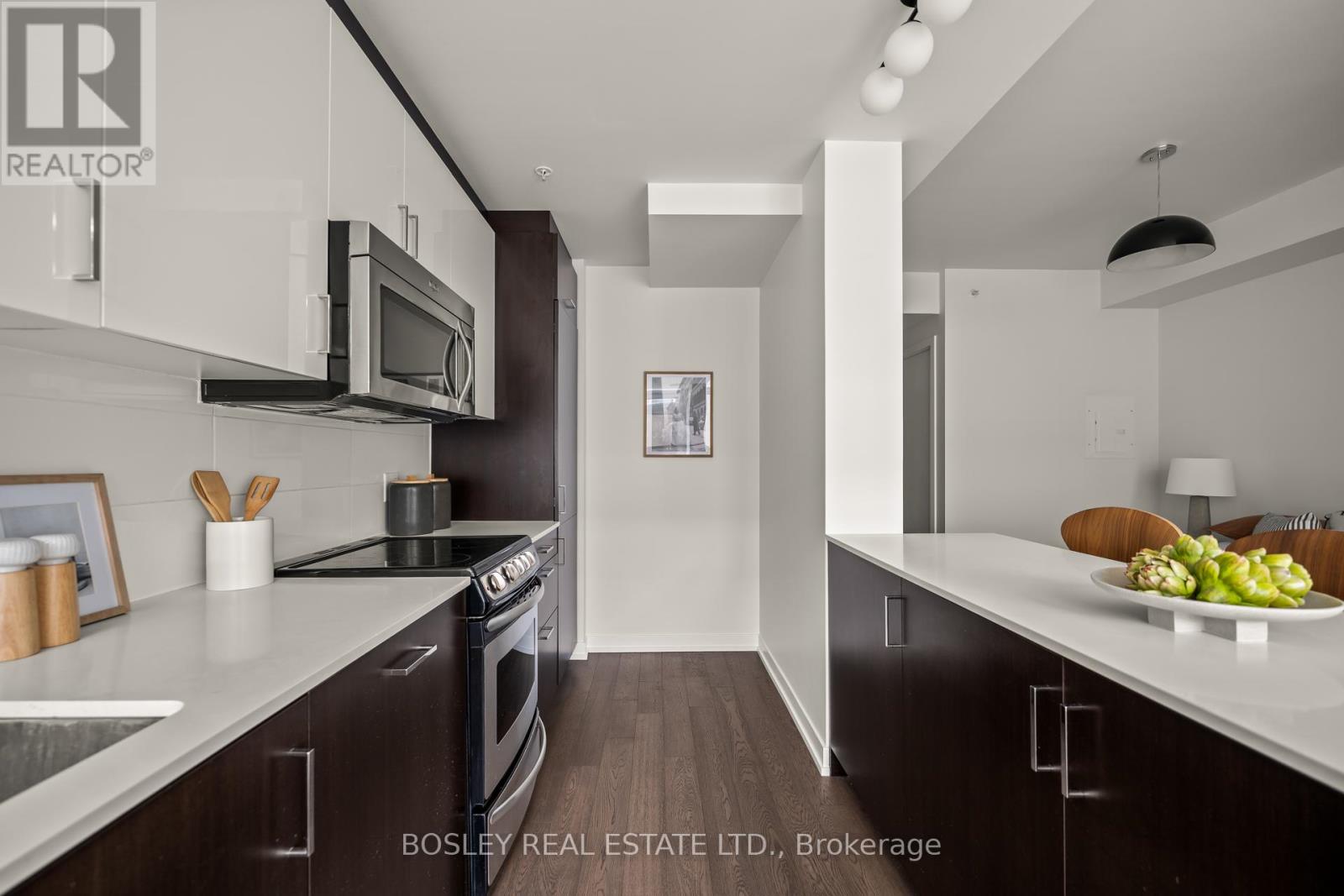 205 - 36 Howard Park Avenue, Toronto, Ontario  M6R 0A5 - Photo 9 - W12133049