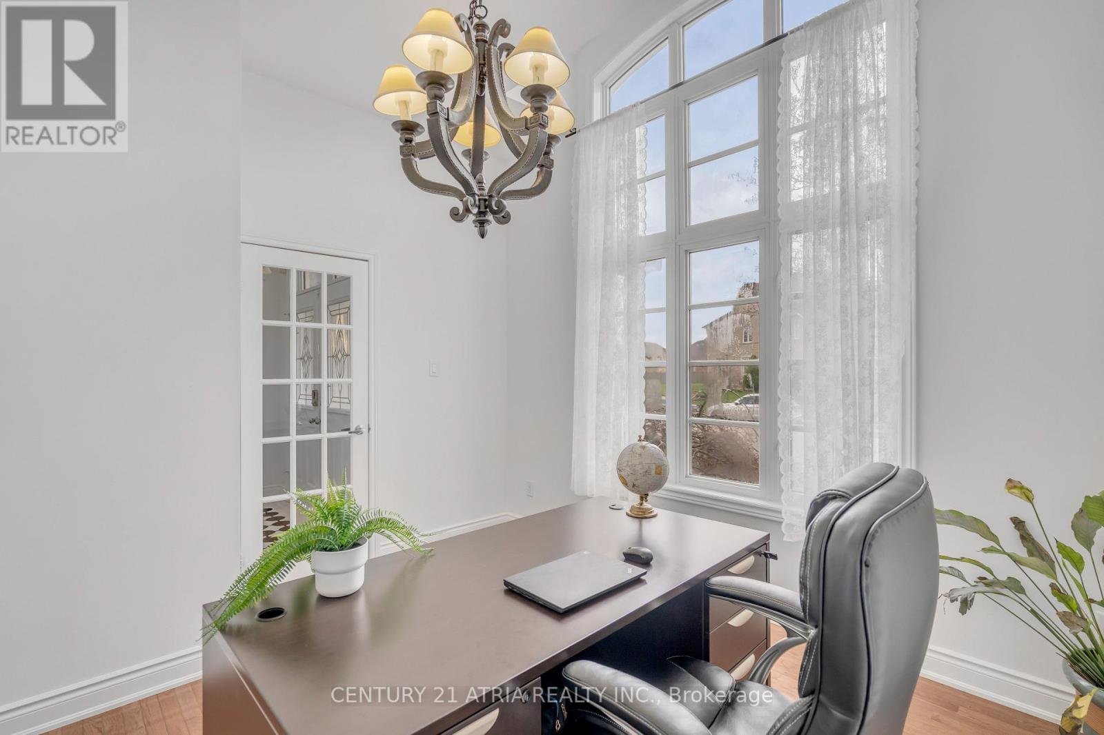 10 Louvain Drive, Brampton, Ontario  L6P 1W4 - Photo 7 - W12149976