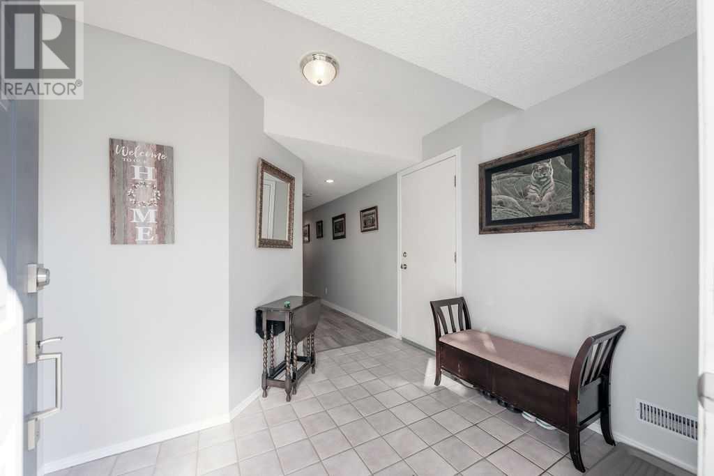 Property at 10942 26 Street SW image 4