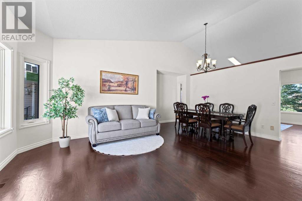 232 Hawkmount Close Nw, Calgary, Alberta  T3G 3Z4 - Photo 8 - A2217506