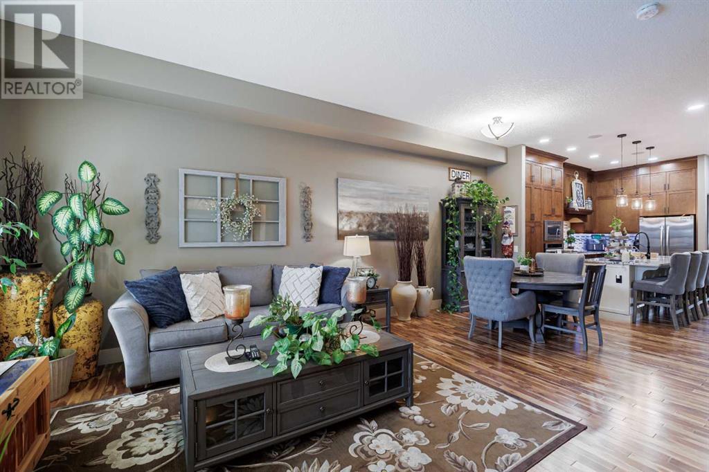 3017 26 Street Sw, Calgary, Alberta  T3E 2B3 - Photo 12 - A2221332