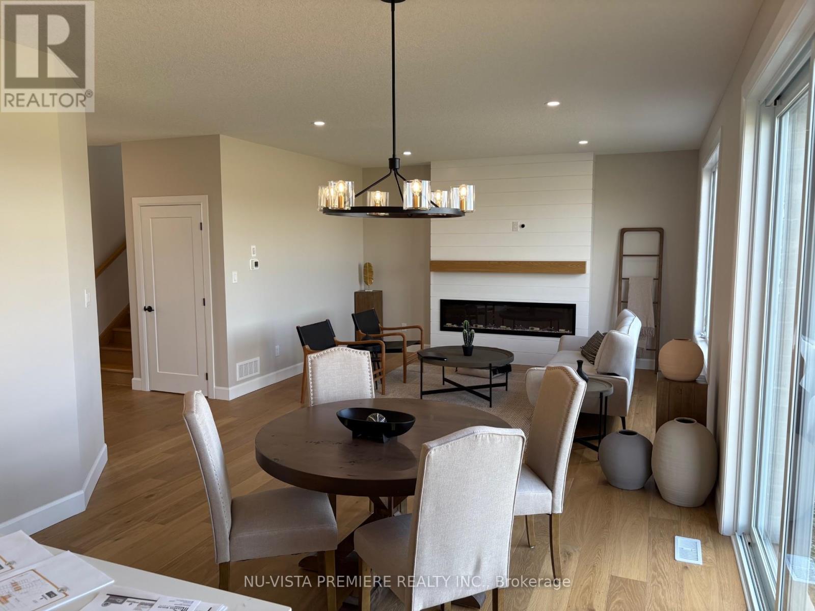 125 Watts Drive, Lucan Biddulph (Lucan), Ontario  N0M 2J0 - Photo 6 - X12150476