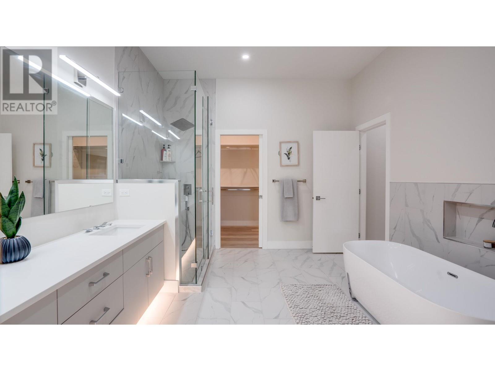 7141 Nakiska Drive, Vernon, British Columbia  V1B 3M5 - Photo 18 - 10347830