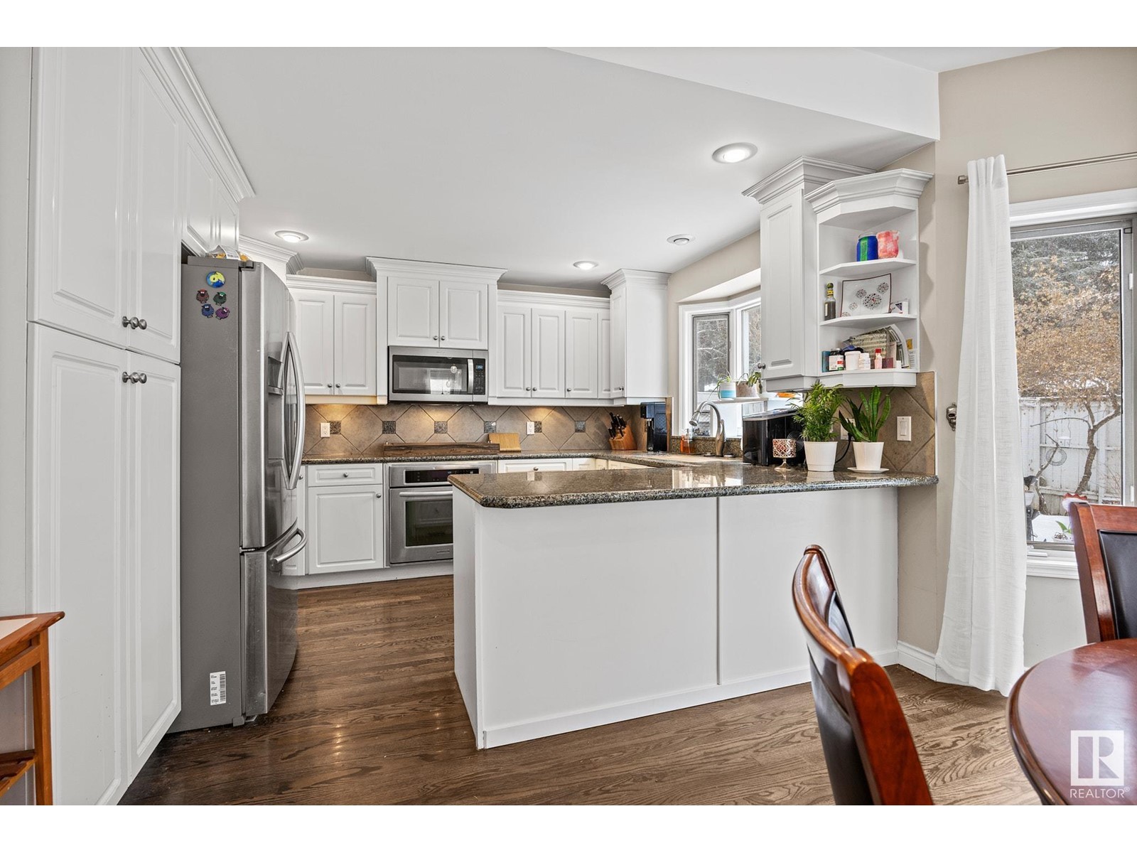 Property at 43 BERRYMORE DR image 3