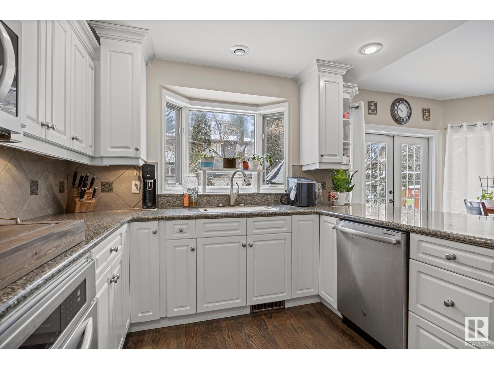 Property at 43 BERRYMORE DR image 4