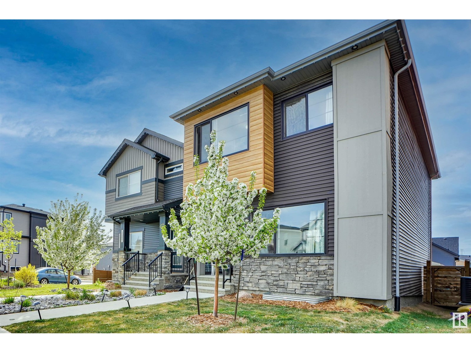 266 Charlesworth Dr Sw, Edmonton, Alberta  T6X 2P4 - Photo 3 - E4436579