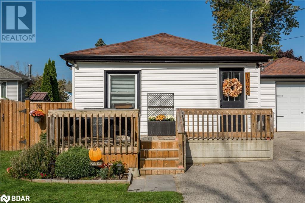 Property at 1068 EMILY Street image 3
