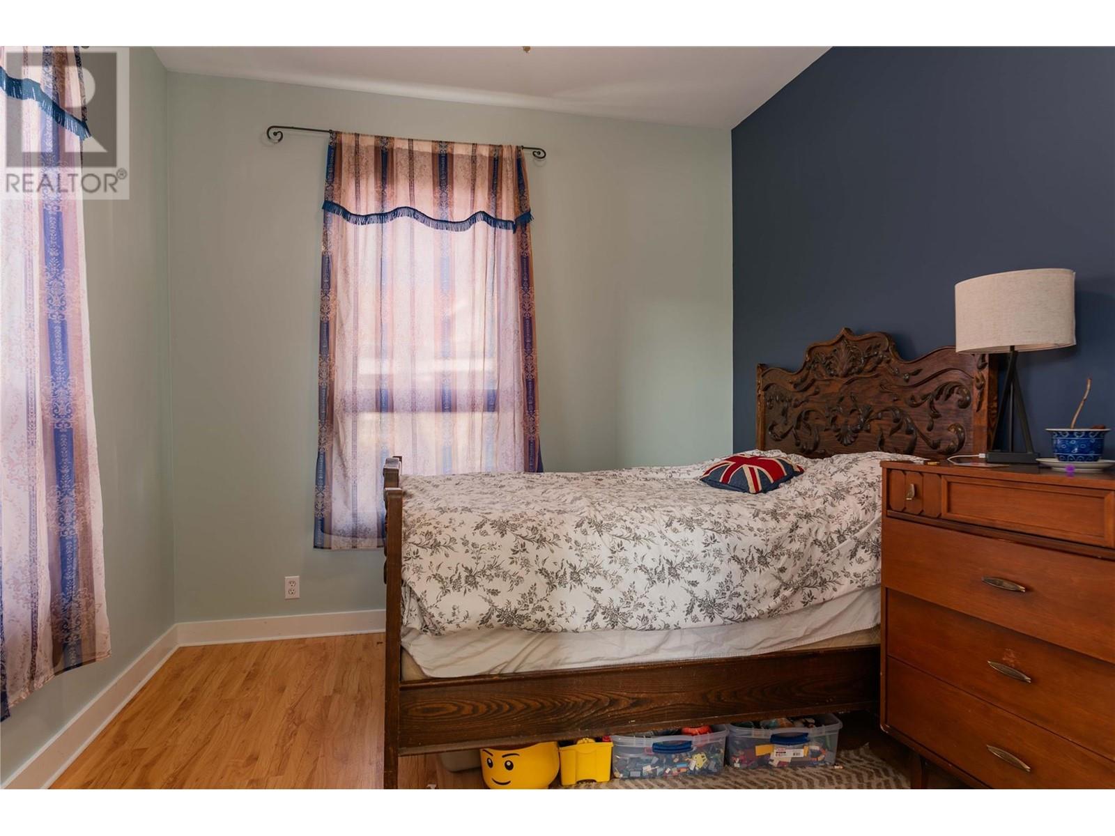 1626 Leroi Avenue, Rossland, BC V0G1Y0