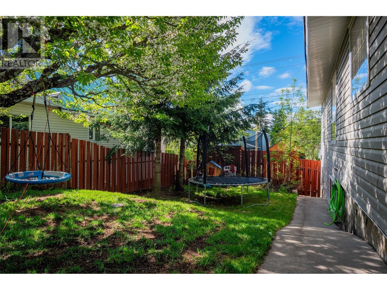 Property at 1626 Leroi Avenue image 2