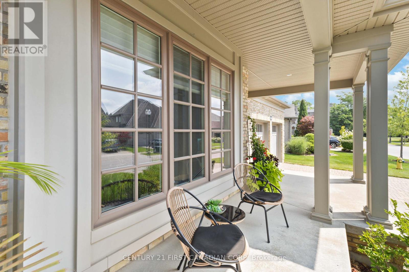 217 Delacourt Road, London North, Ontario  N6G 0H3 - Photo 3 - X12150879