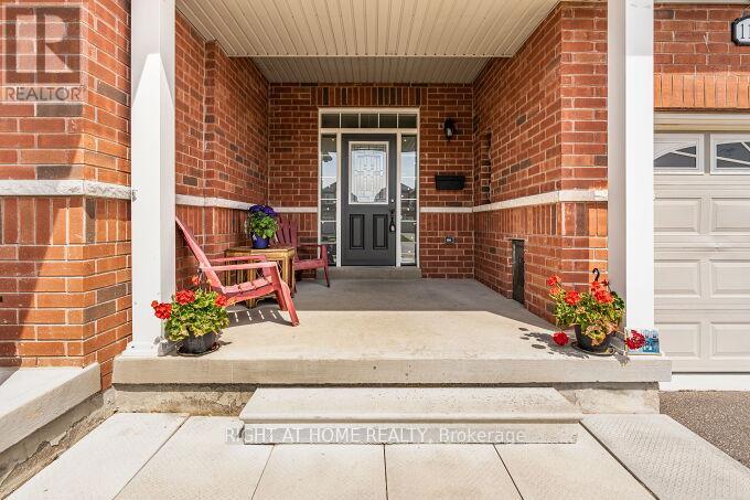 118 Wagner Crescent, Essa, Ontario  L3W 0R7 - Photo 3 - N12150592