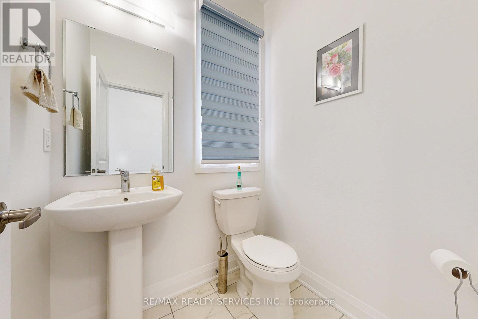 208 Thompson Drive, East Gwillimbury, Ontario  L9N 0V7 - Photo 19 - N12150593