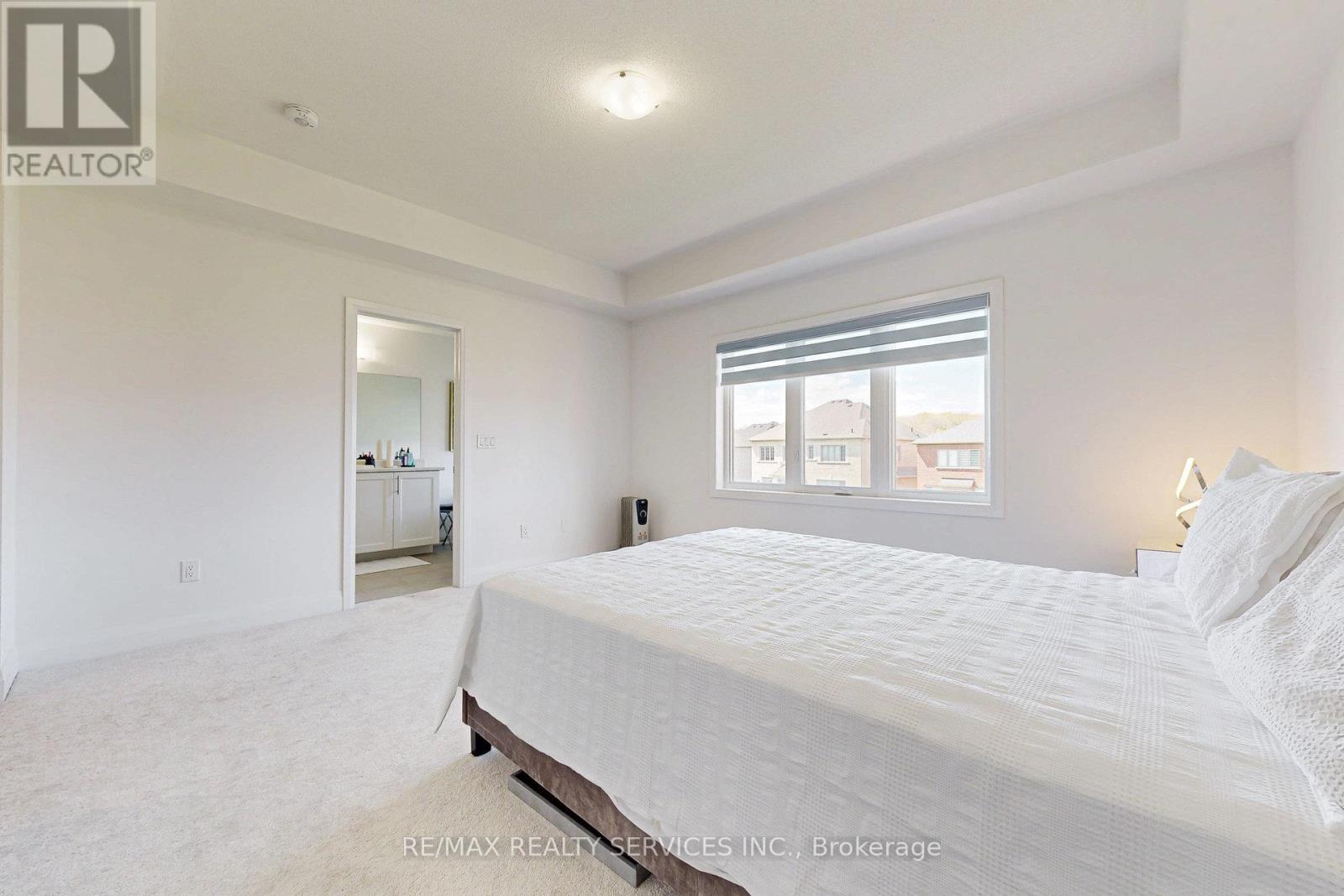 208 Thompson Drive, East Gwillimbury, Ontario  L9N 0V7 - Photo 23 - N12150593