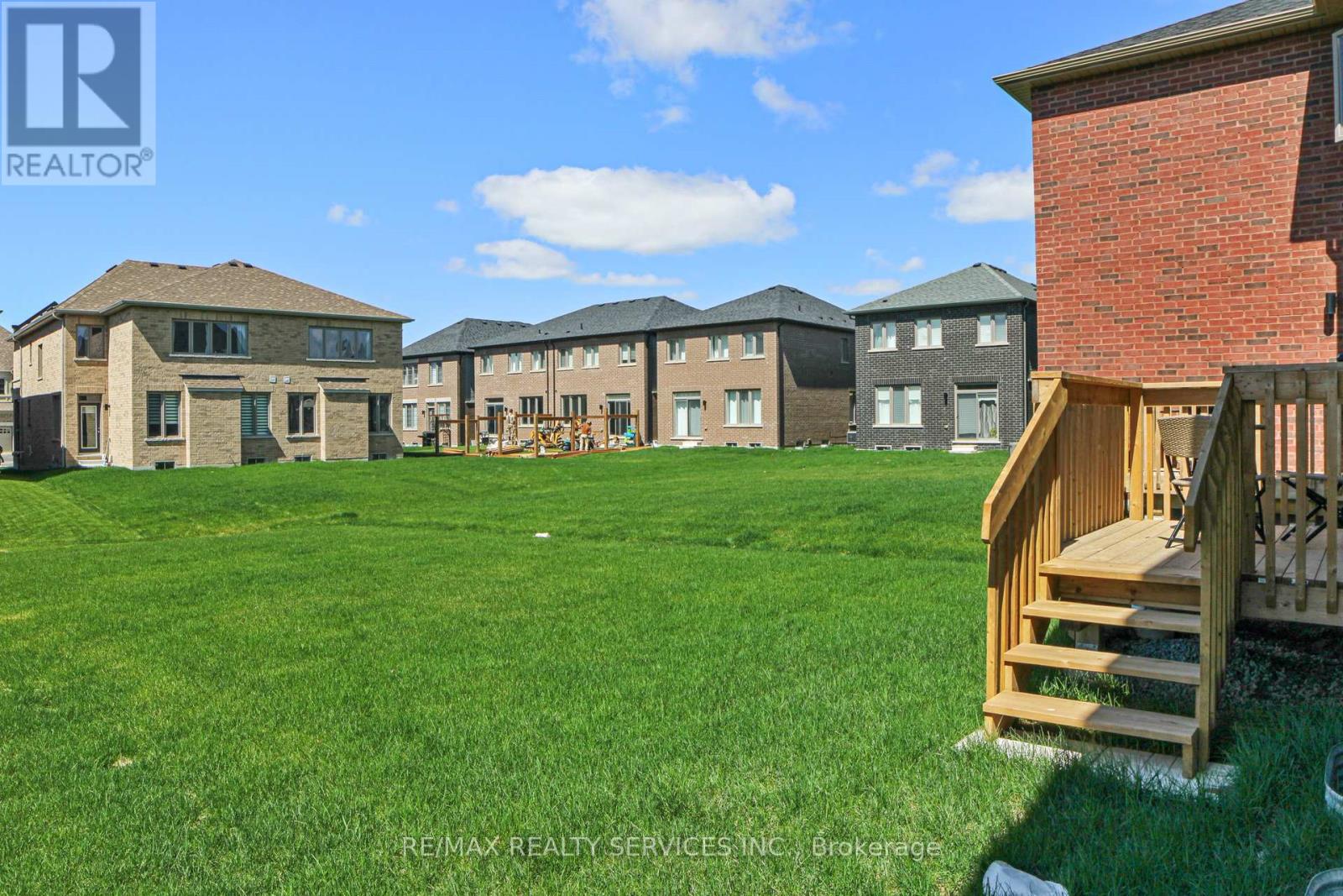 208 Thompson Drive, East Gwillimbury, Ontario  L9N 0V7 - Photo 35 - N12150593