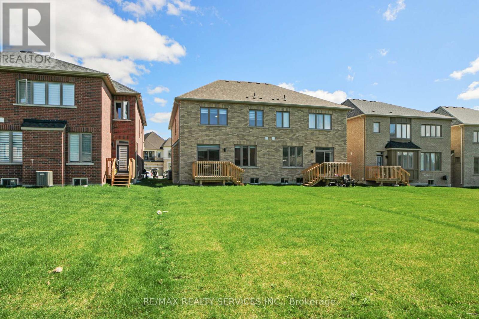 208 Thompson Drive, East Gwillimbury, Ontario  L9N 0V7 - Photo 37 - N12150593