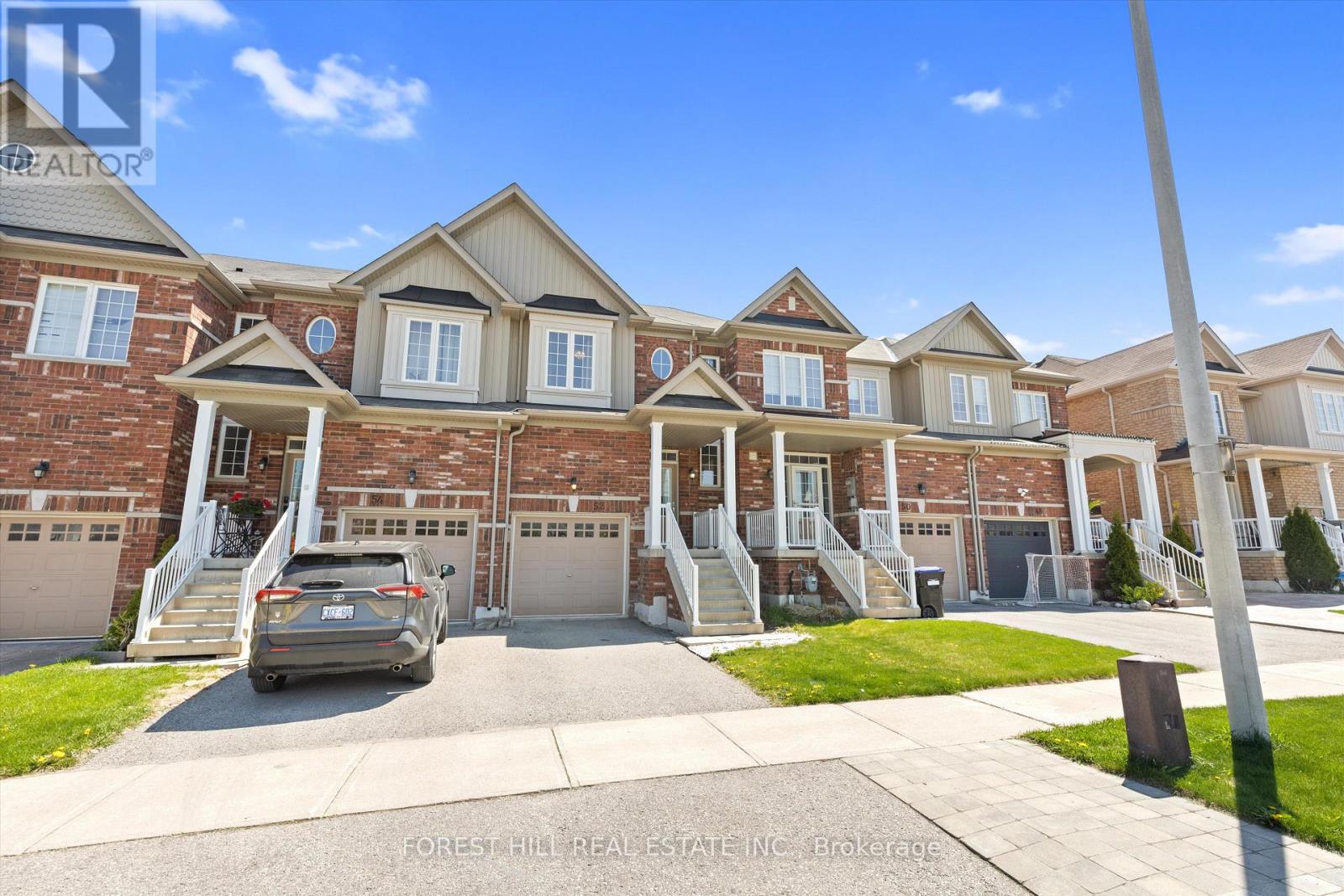 52 Luisa Street, Bradford West Gwillimbury, Ontario  L3Z 0P1 - Photo 2 - N12150625