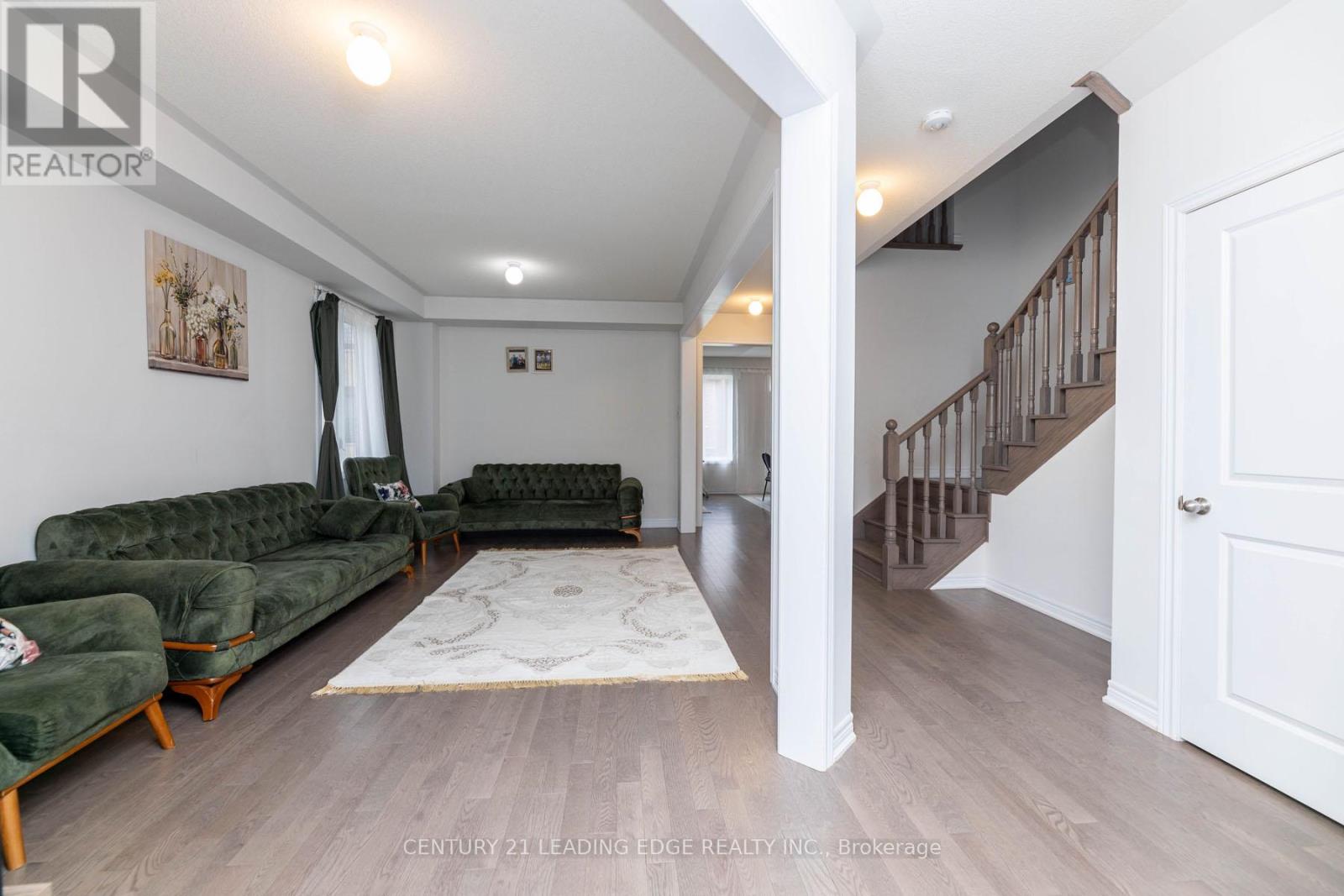 163 Fallharvest Way, Whitchurch-Stouffville, Ontario  L4A 0R8 - Photo 4 - N12150642